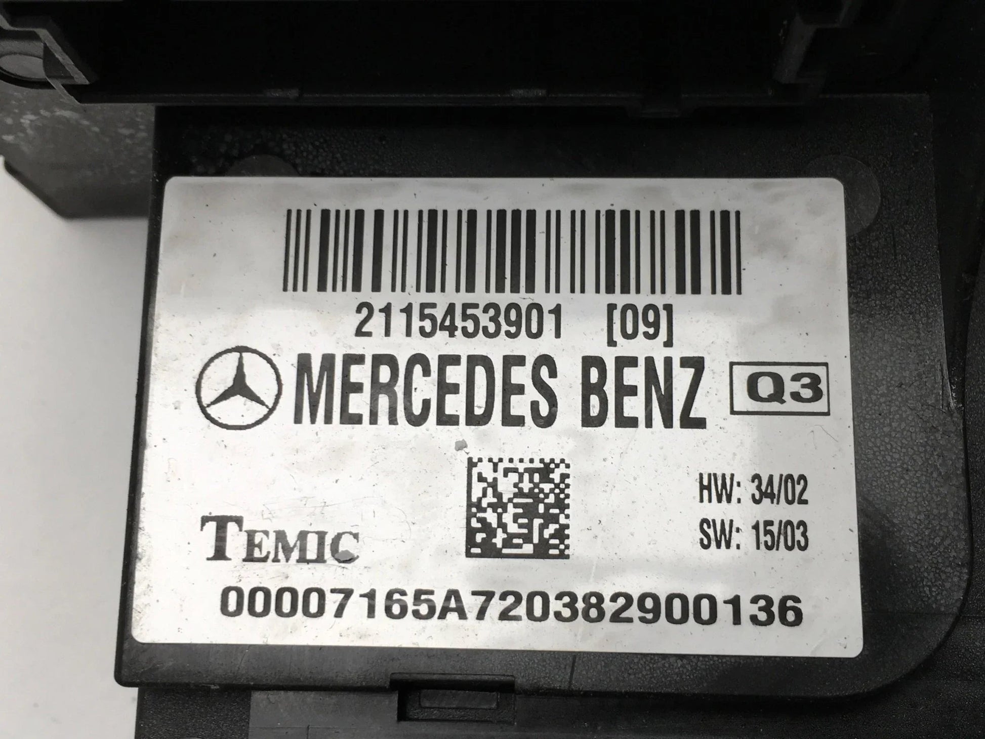 Caja fusibles Mercedes 2115453901