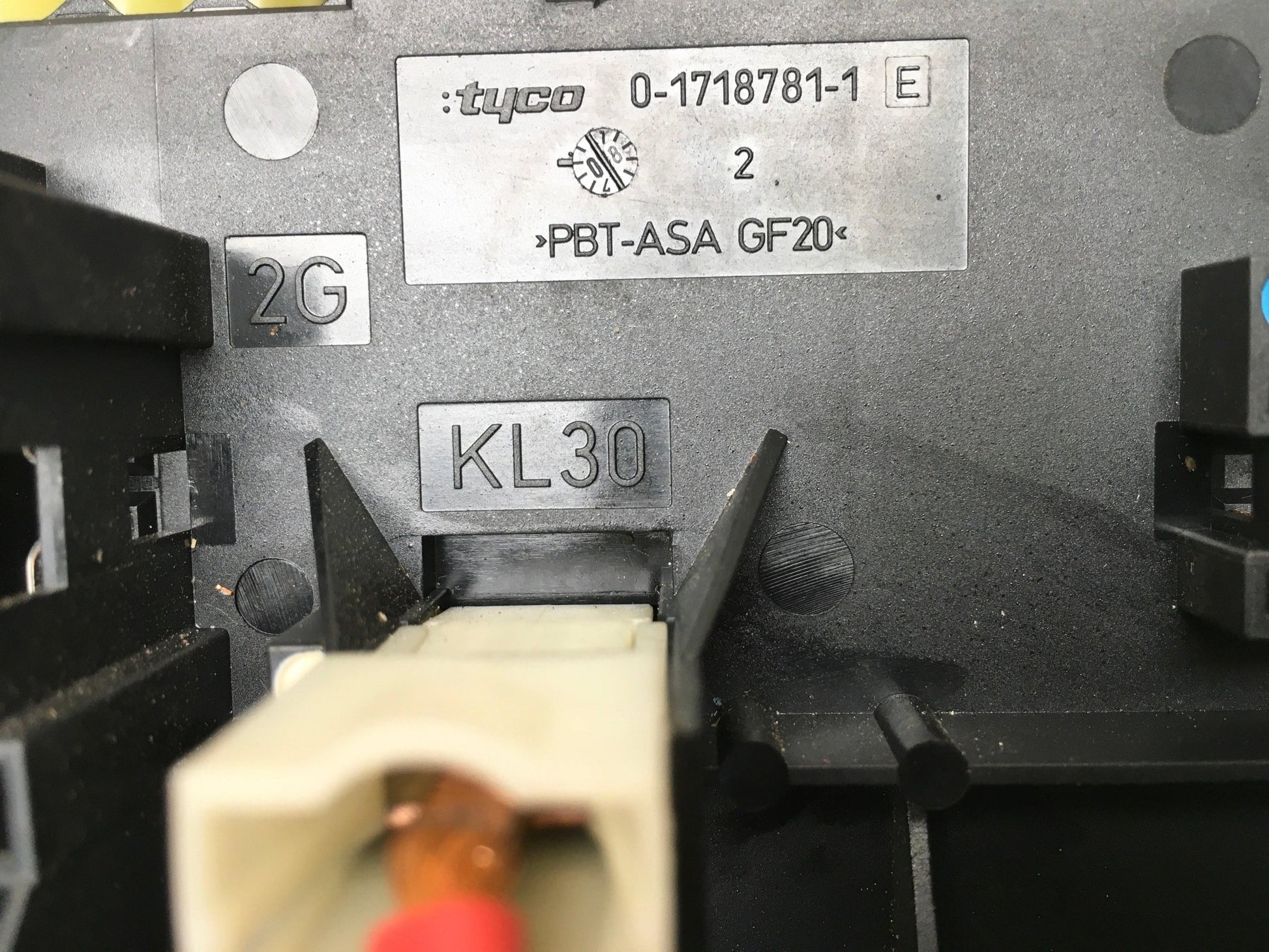 Caja Fusibles Mercedes GLK X204 - 017187811