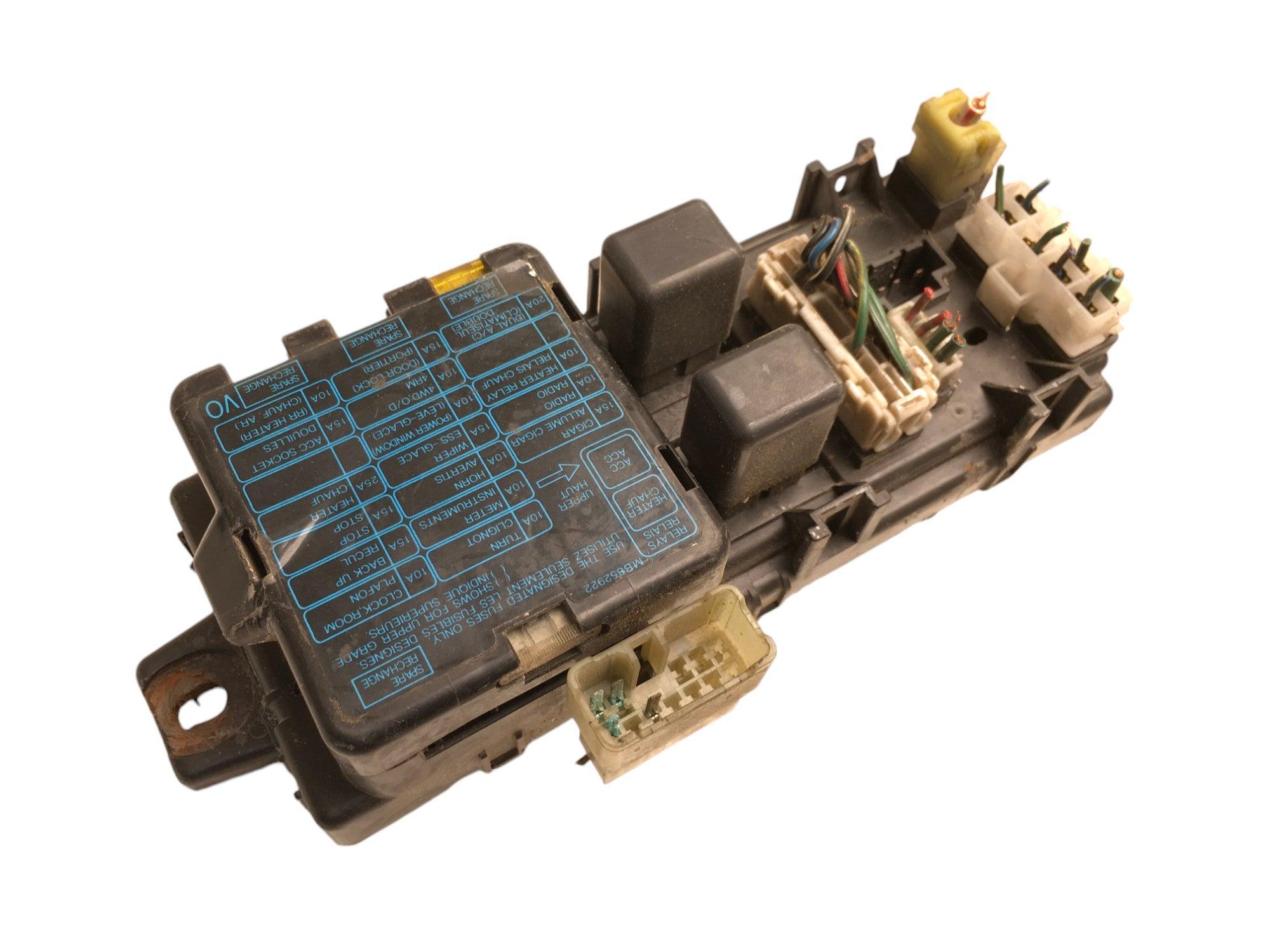 Caja Fusibles Mitsubishi Pajero II - MB852922