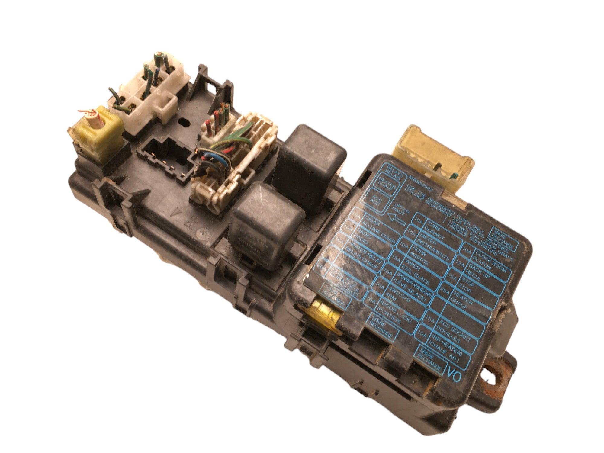 Caja Fusibles Mitsubishi Pajero II - MB852922