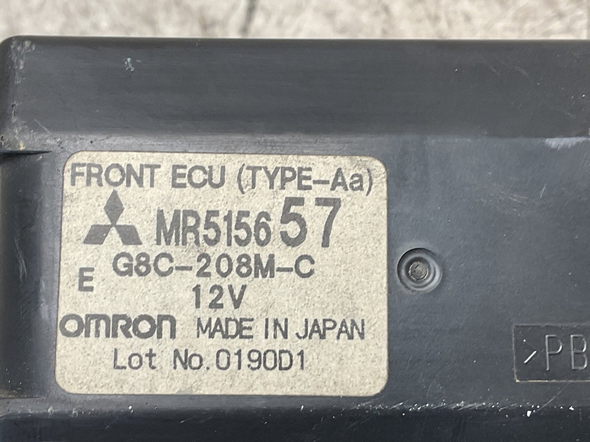 Caja Fusibles Mitsubishi Pajero Pinin 98 - 07 - MR515657