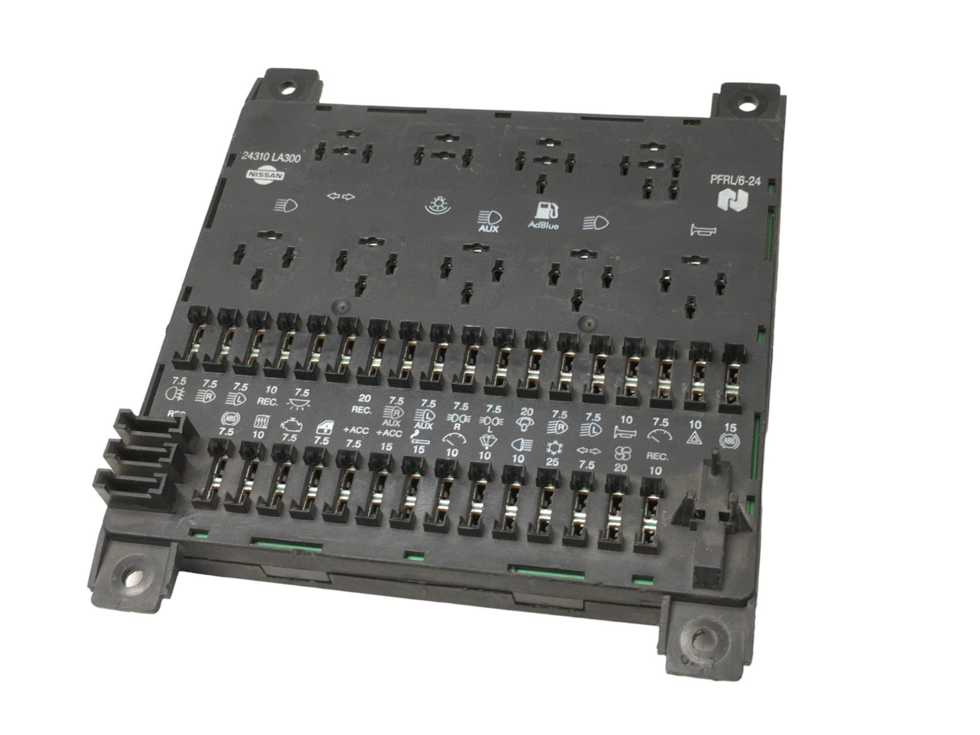 Caja Fusibles Nissan Atleon - 24310LA300