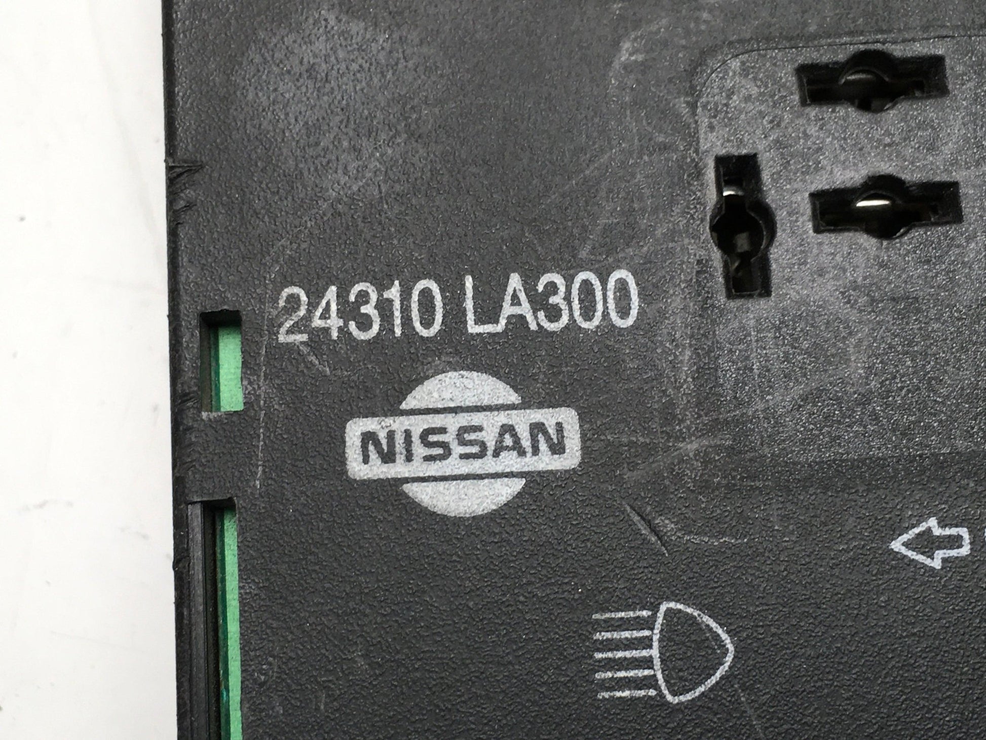 Caja Fusibles Nissan Atleon - 24310LA300