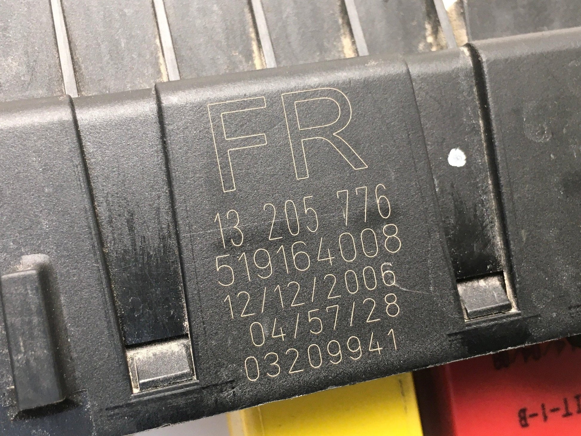 Caja fusibles Opel Vectra C Saab 9 - 3 II - 460023260