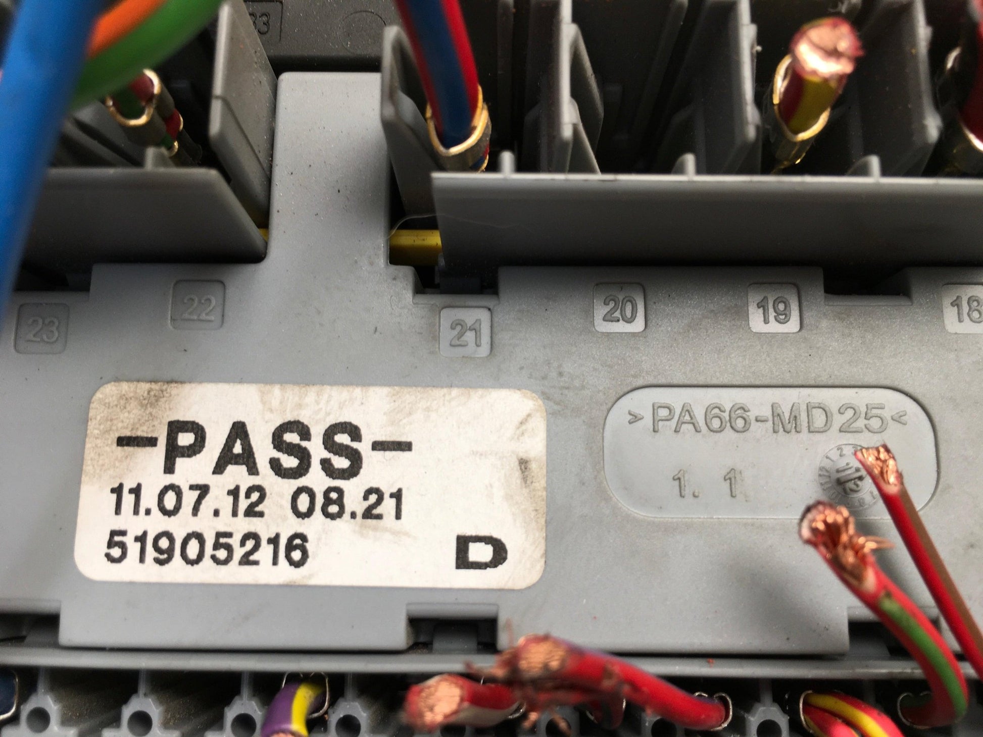 Caja Fusibles PSA 51905216 - 51905216