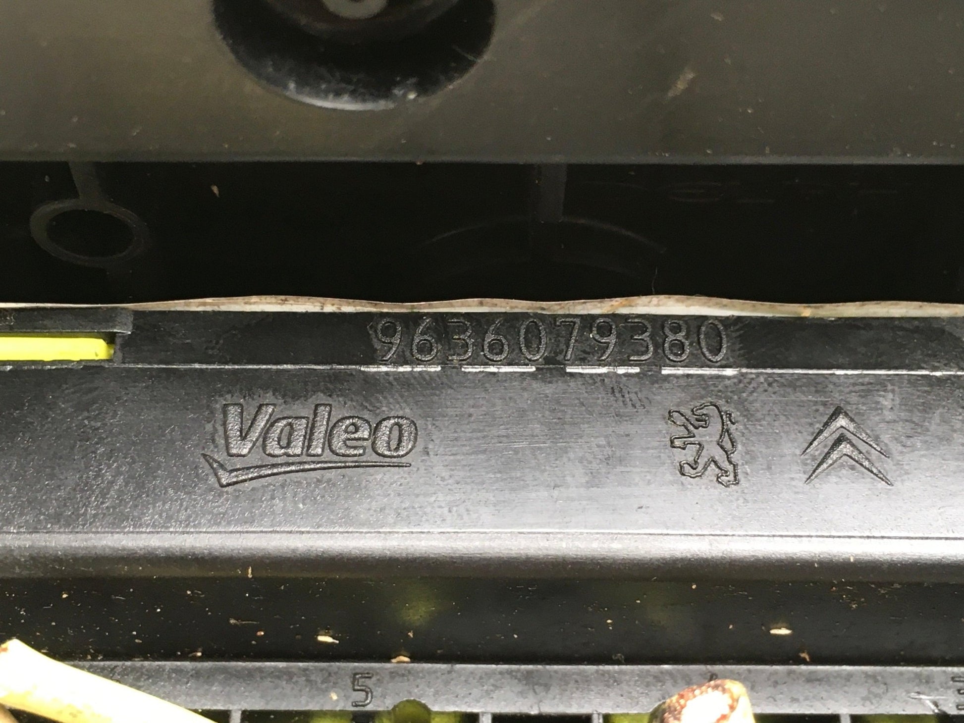 Caja Fusibles PSA 9636079380 - 9636079380 _