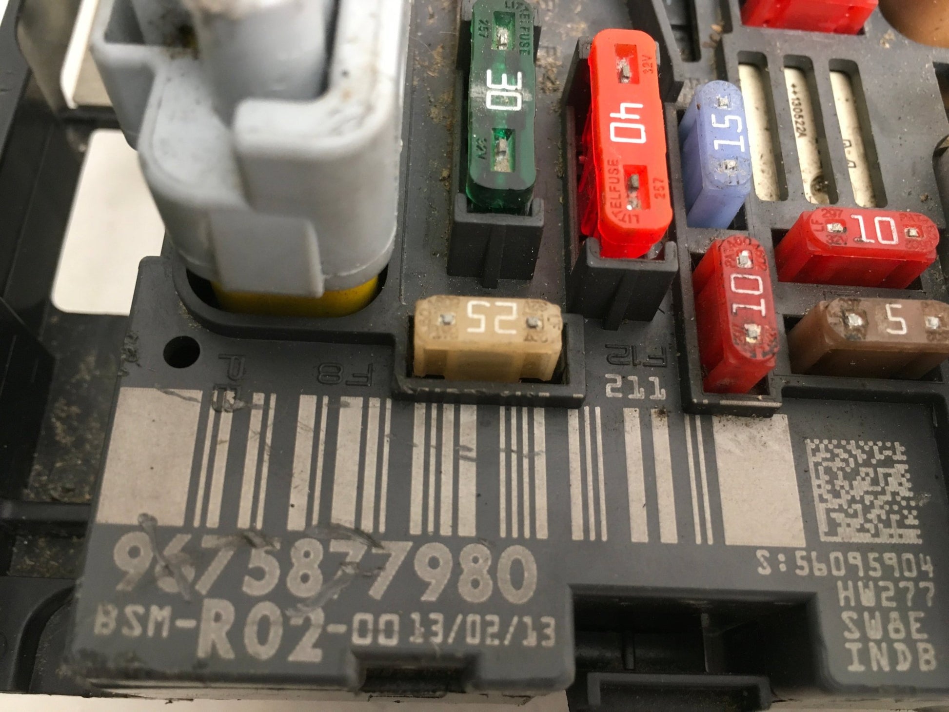 Caja Fusibles PSA 96758779 - 96758779