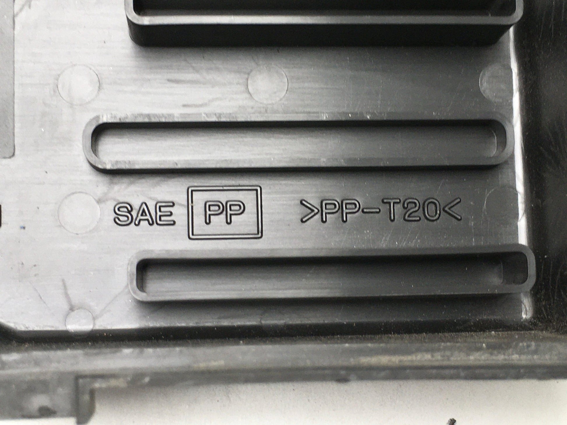 Caja fusibles Suzuki Grand Vitara I FT - 3674053J00