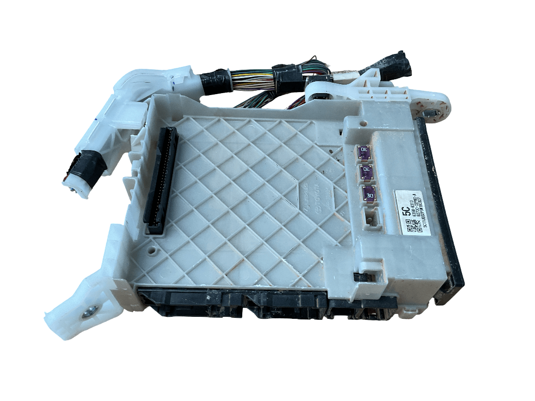 Caja Fusibles Toyota Corolla 18-25 - 63589313