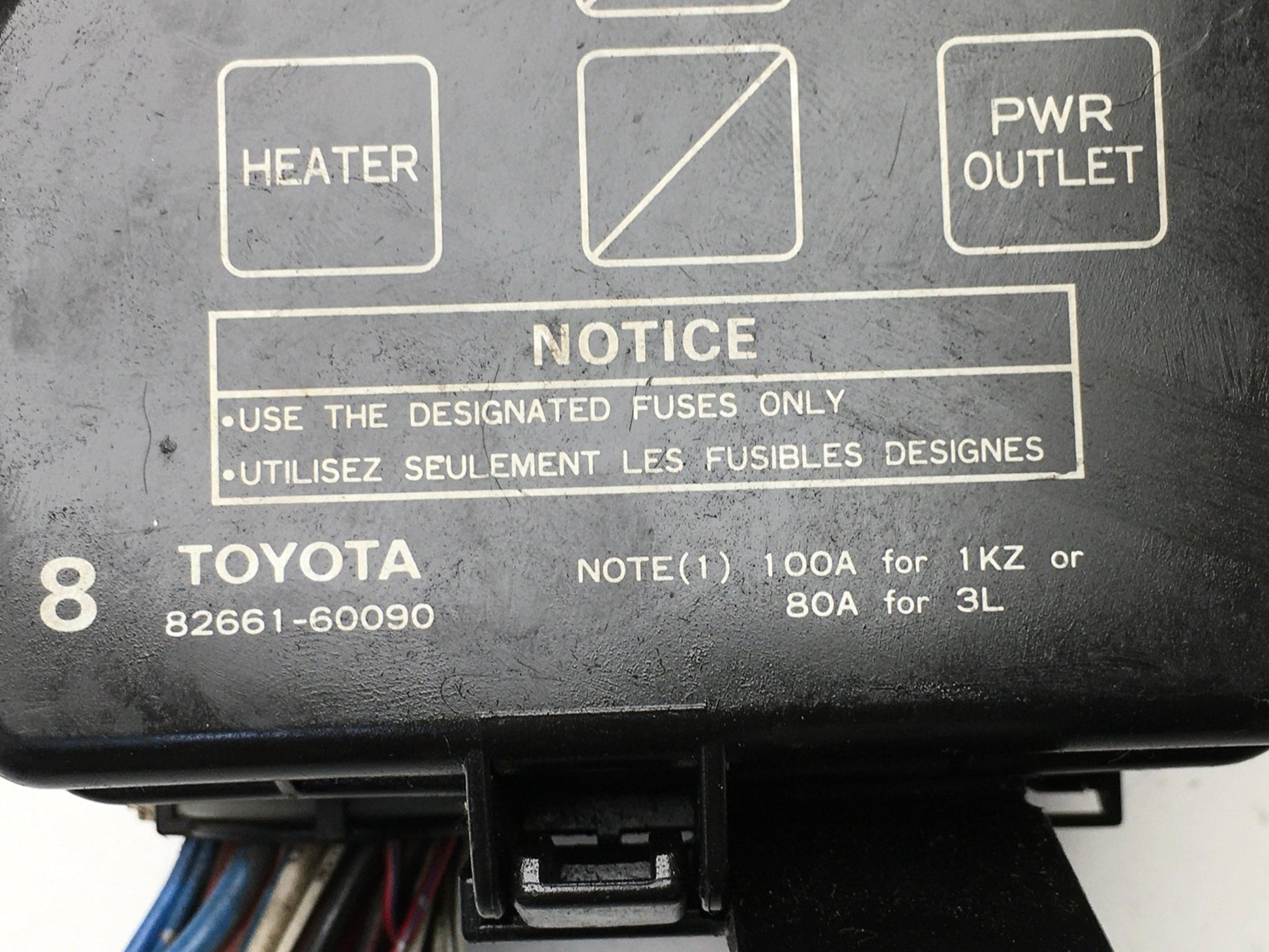 Caja Fusibles Toyota Rav4 Land Cruiser Prado J90 8266160090 - 8266160090