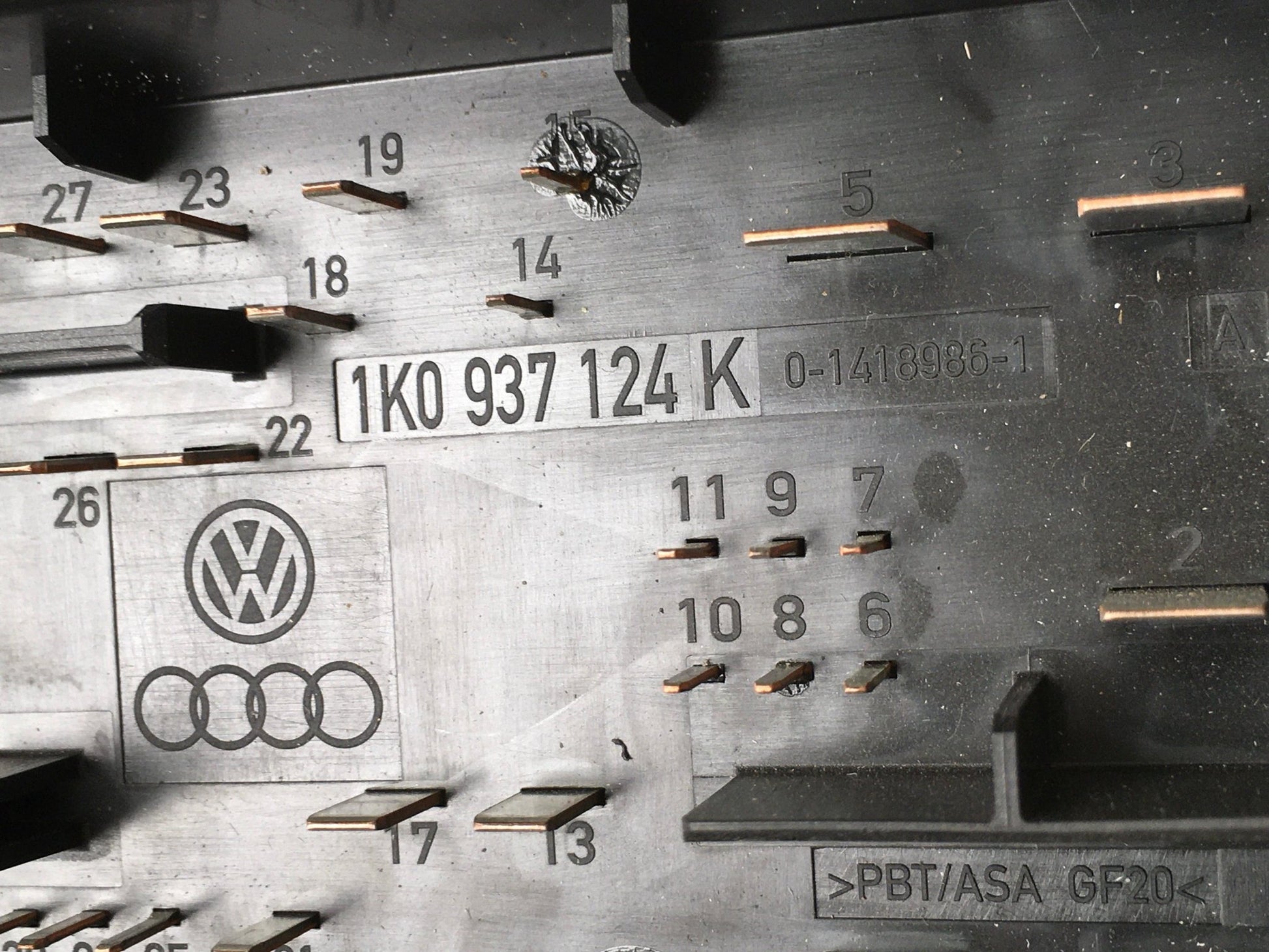 Caja fusibles VW 1K0937124K - 1K0937124K