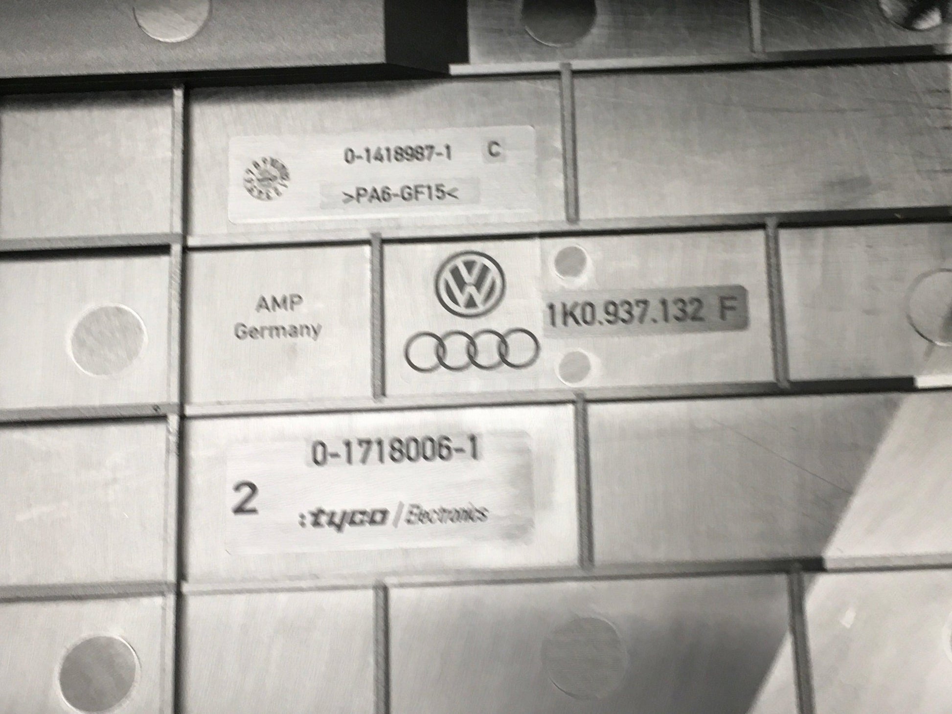 Caja fusibles VW 1K0937125A - 1K0937125A