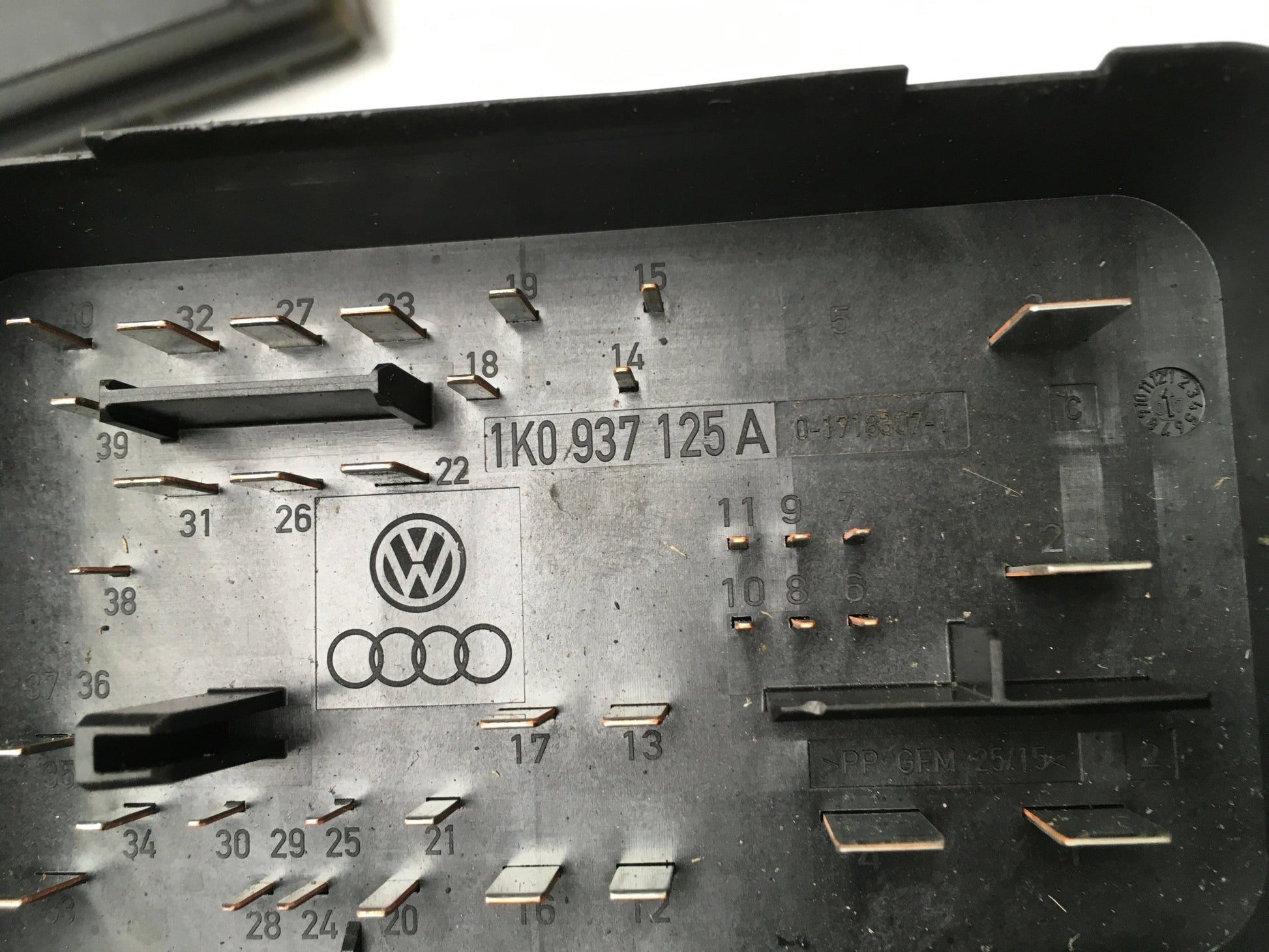 Caja fusibles VW 1K0937125A - 1K0937125A