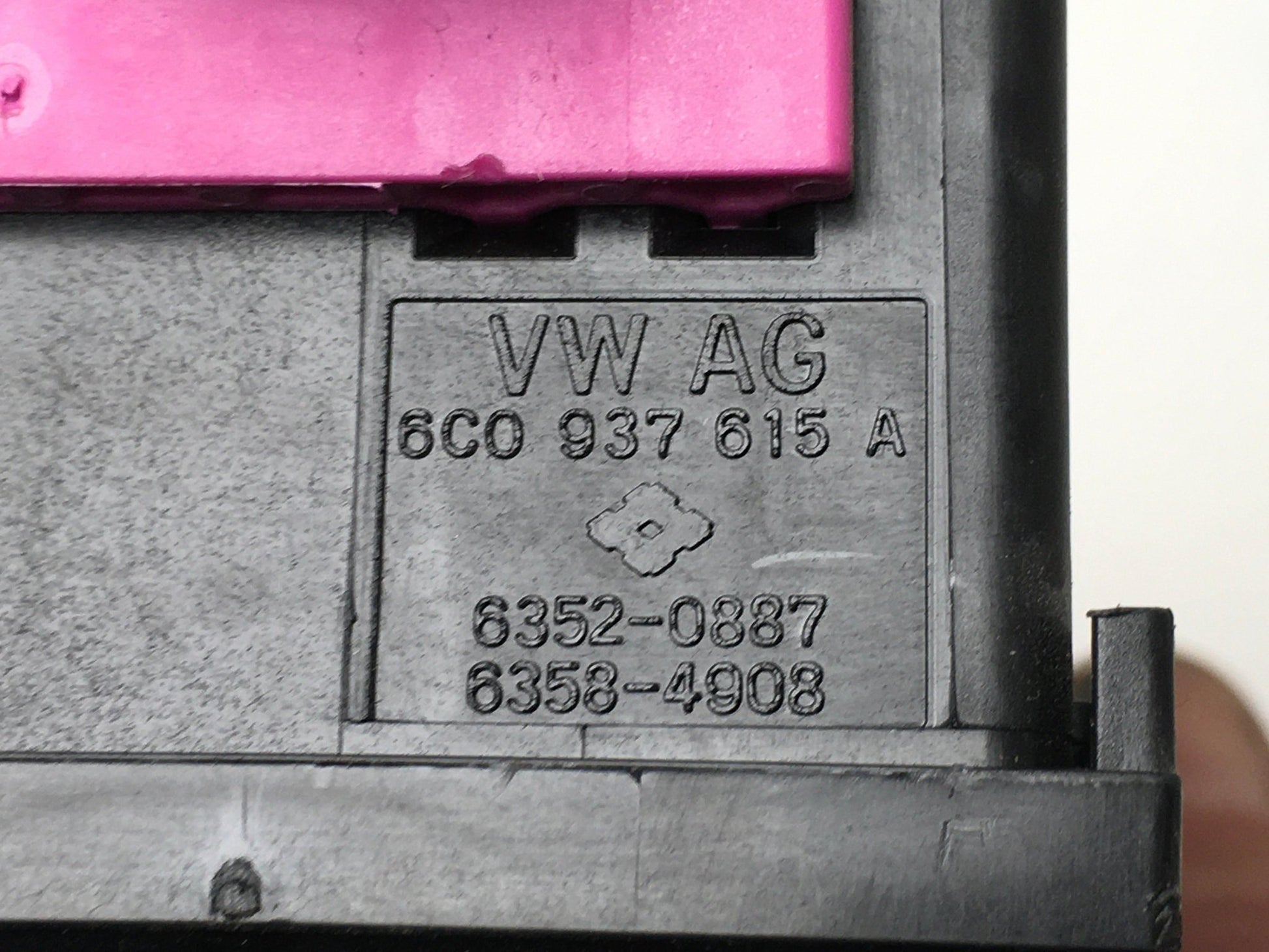 Caja fusibles VW 6C0937615A - 6C0937615A