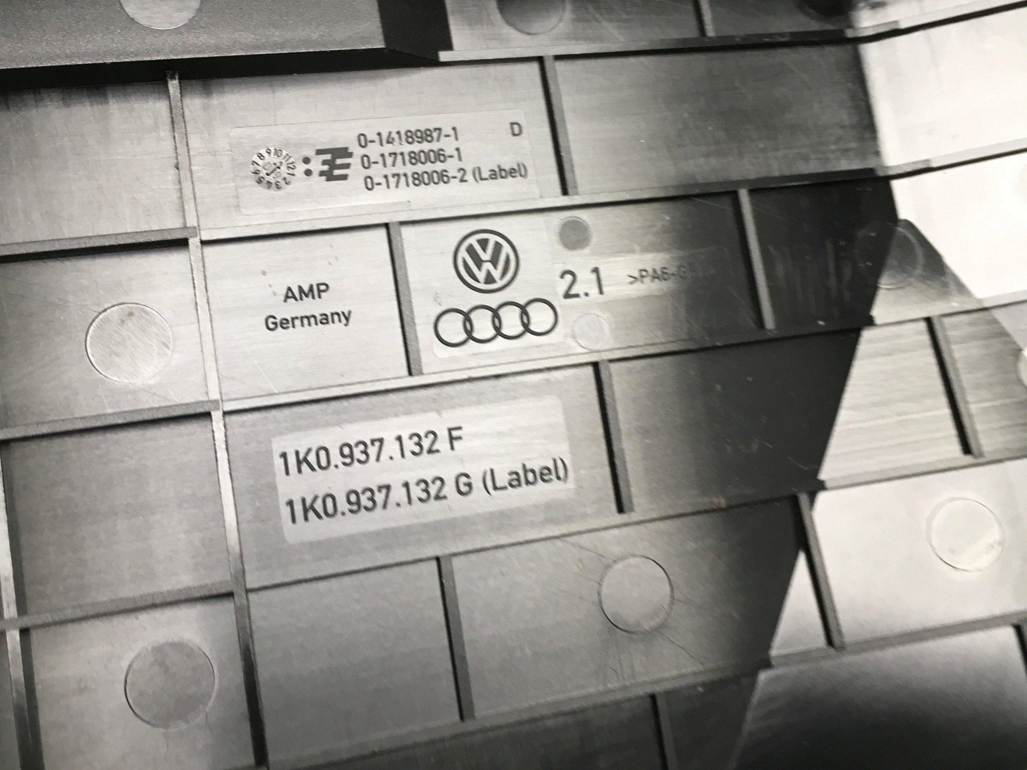 Caja fusibles VW/Audi 1K0937132G - 1K0937132G