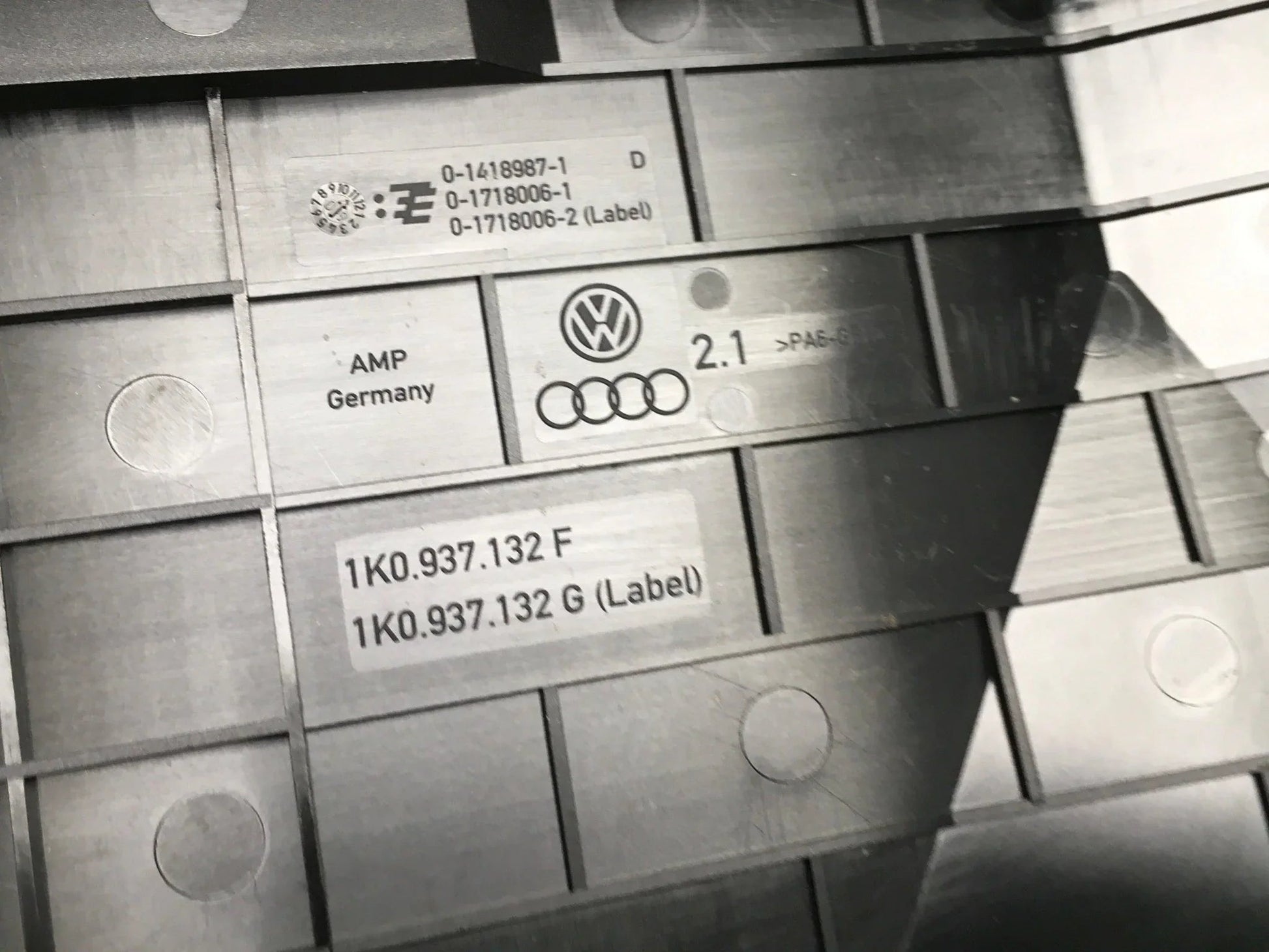 Caja fusibles VW/Audi 1K0937132G