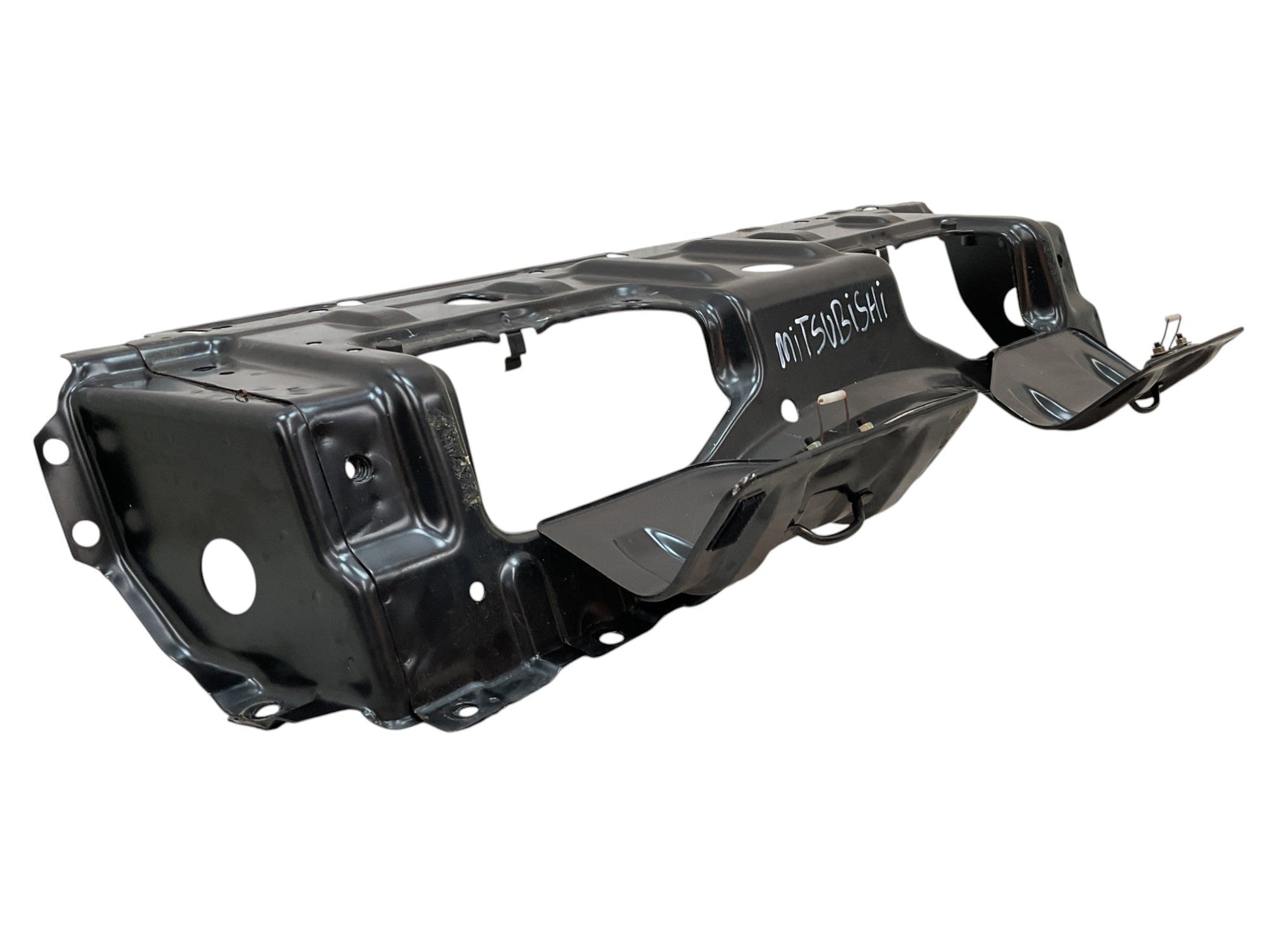 Caja Herramientas Mitsubishi Pajero 91-99 - MB679924