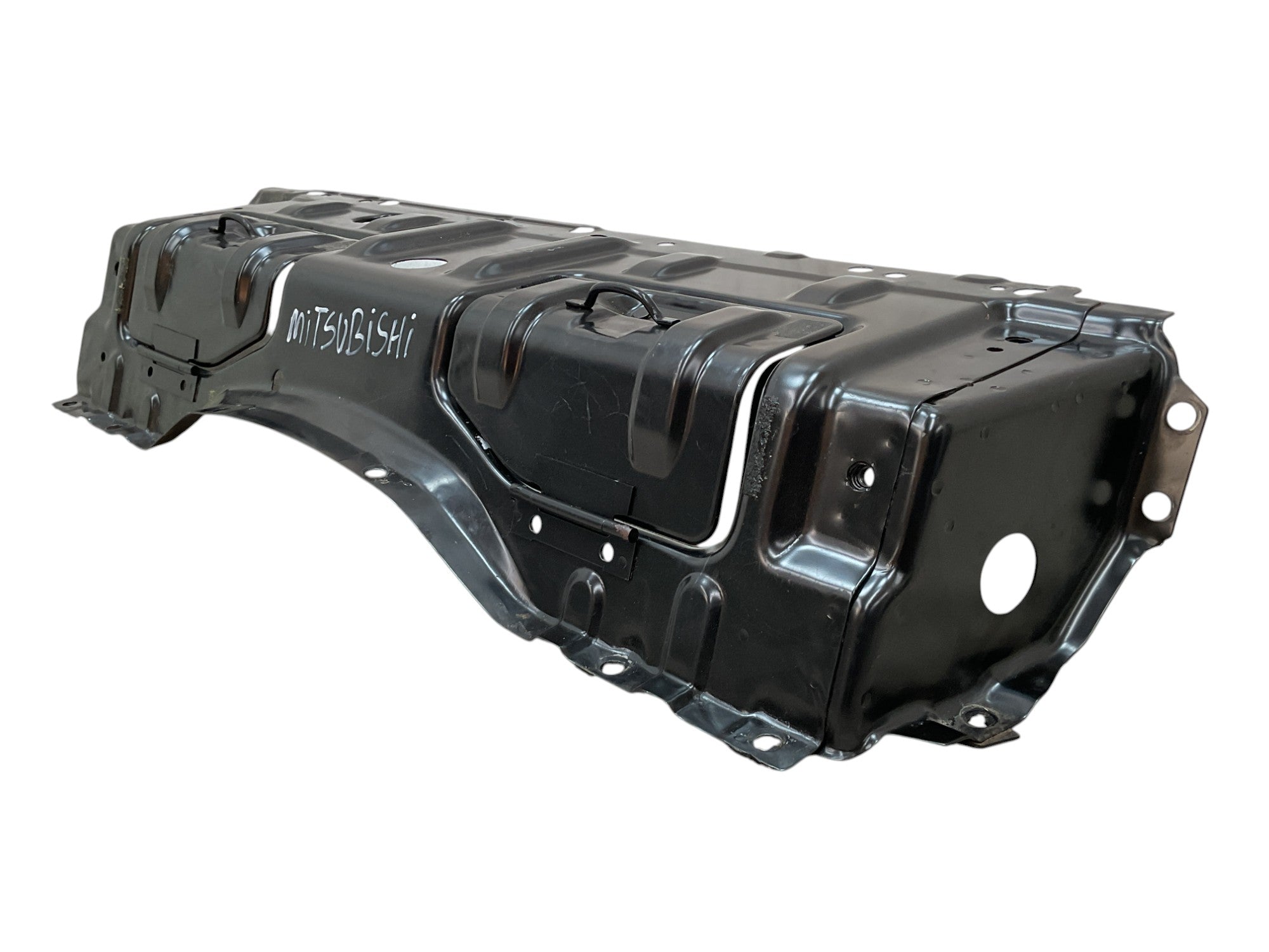 Caja Herramientas Mitsubishi Pajero 91-99 - MB679924