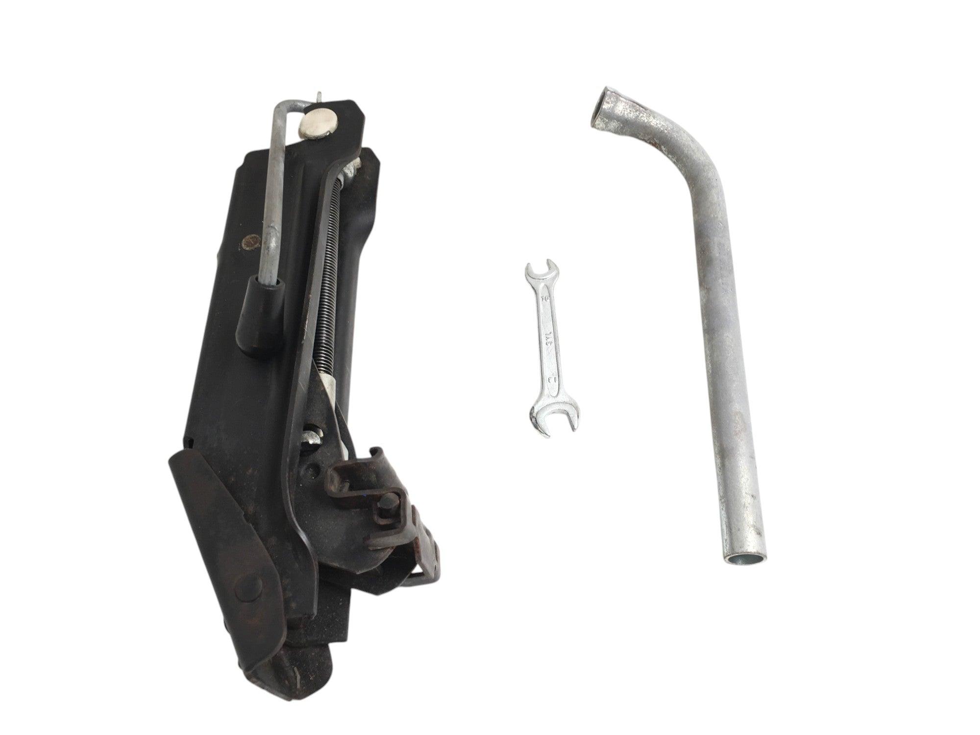 Caja Herramientas VW Golf VI R - 1K6858858D