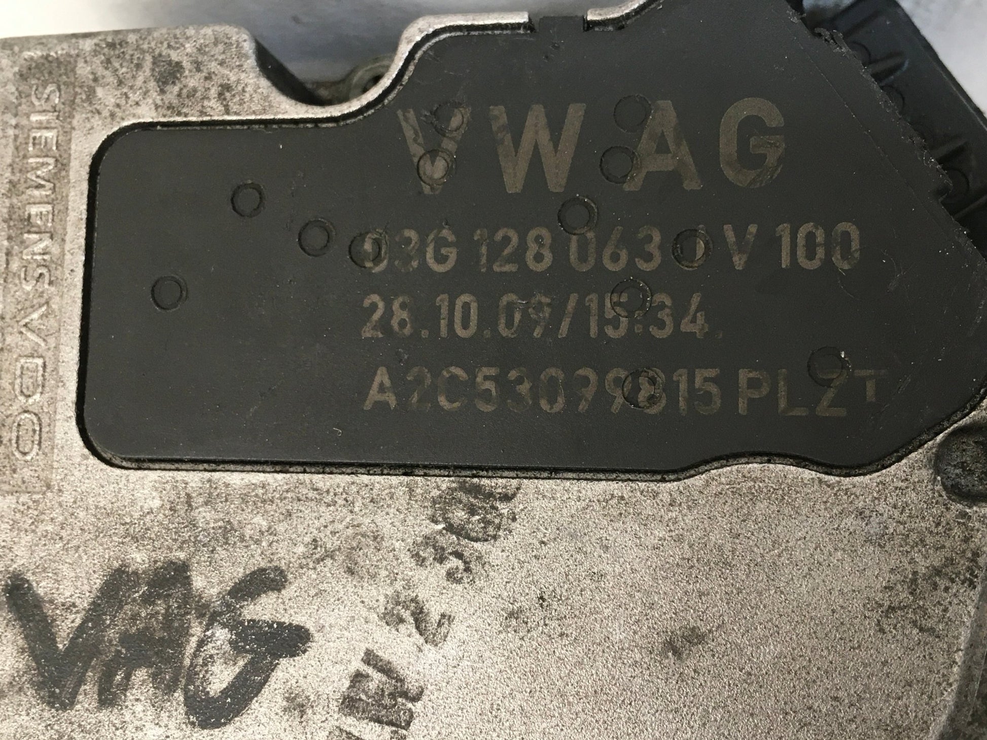 Caja Mariposa VW 03G128063J - 03G128063 _