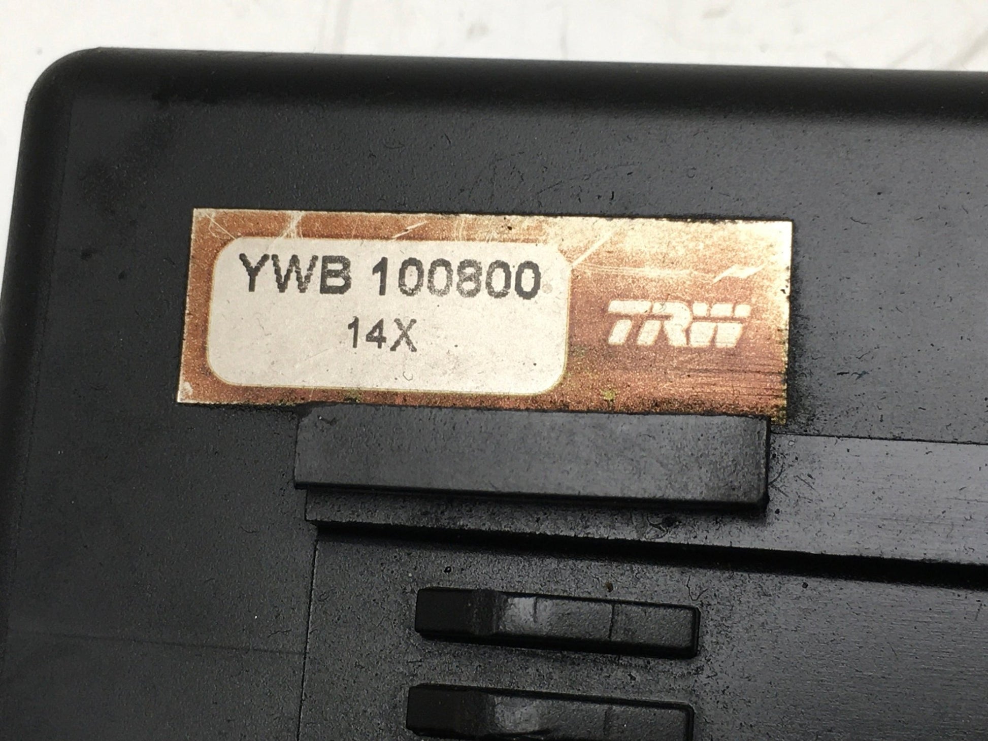 Caja precalentamiento Rover 400 - YWB100800