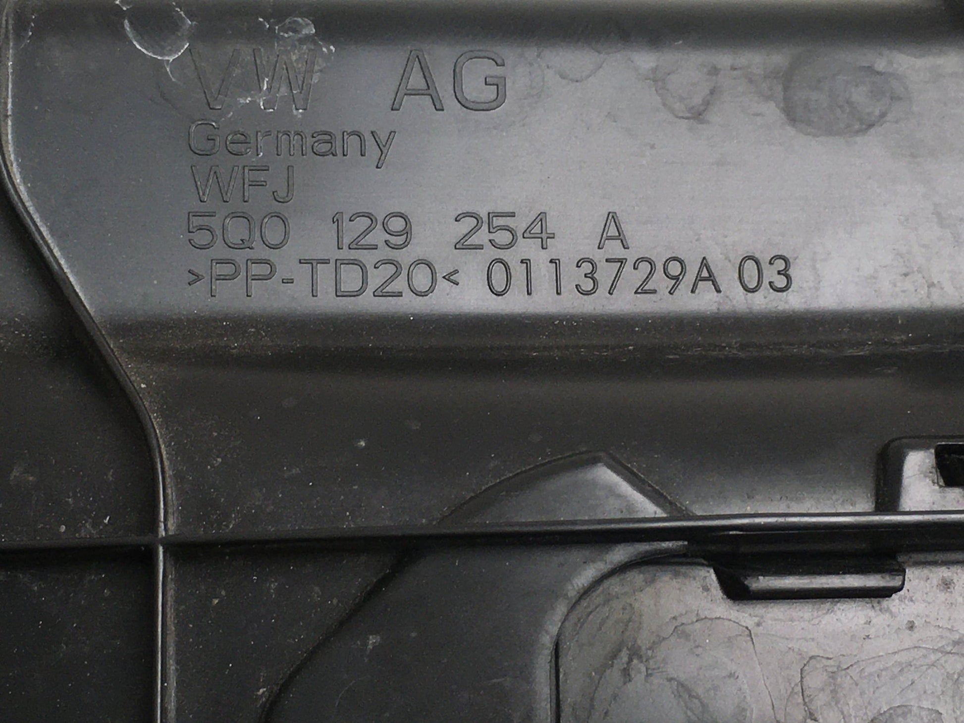 Canalizador Aire VW 5Q0129254A - 5Q0129254A