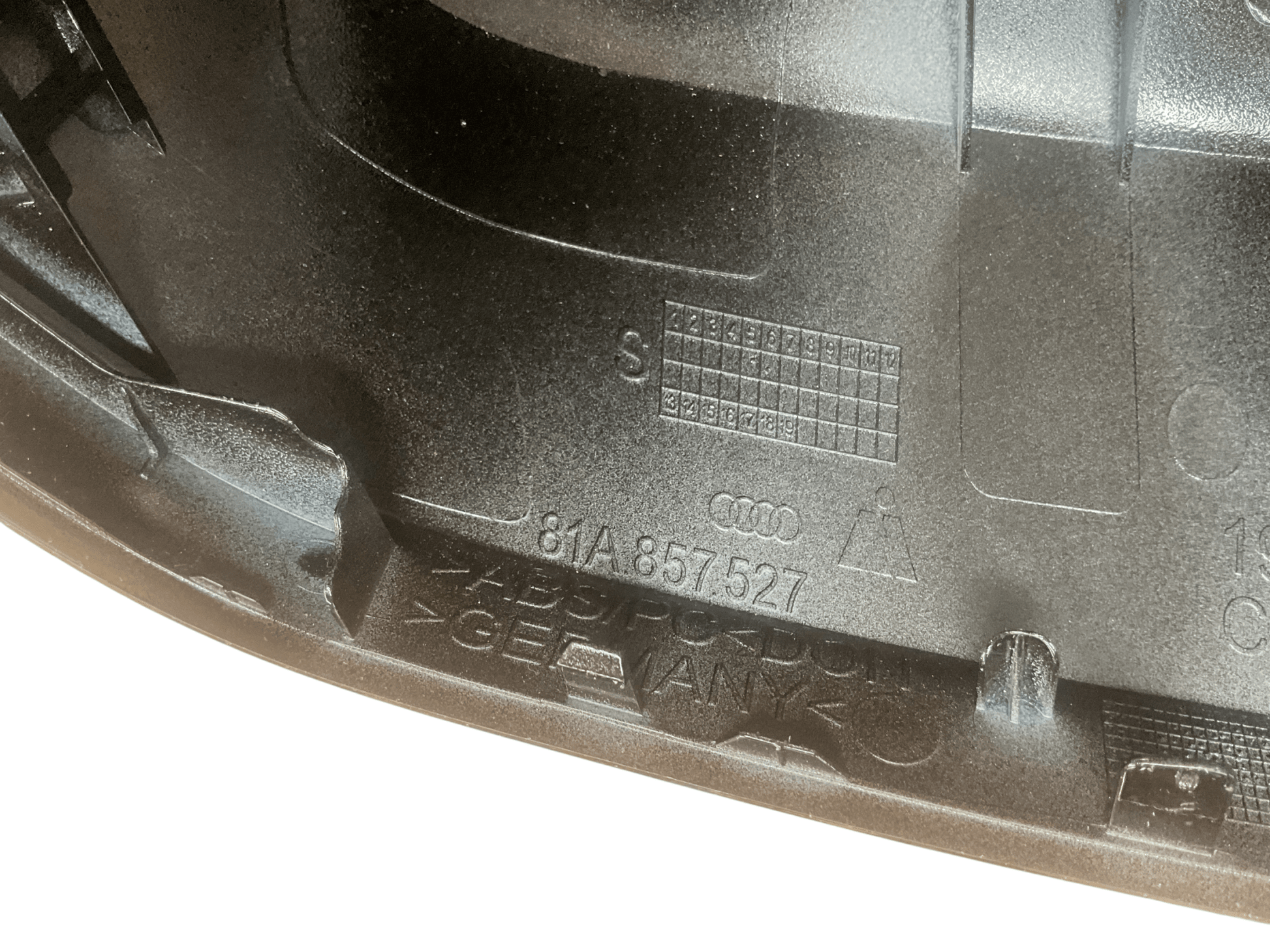 Carcasa retrovisor izq Audi Q3 20-25 - 81A857527