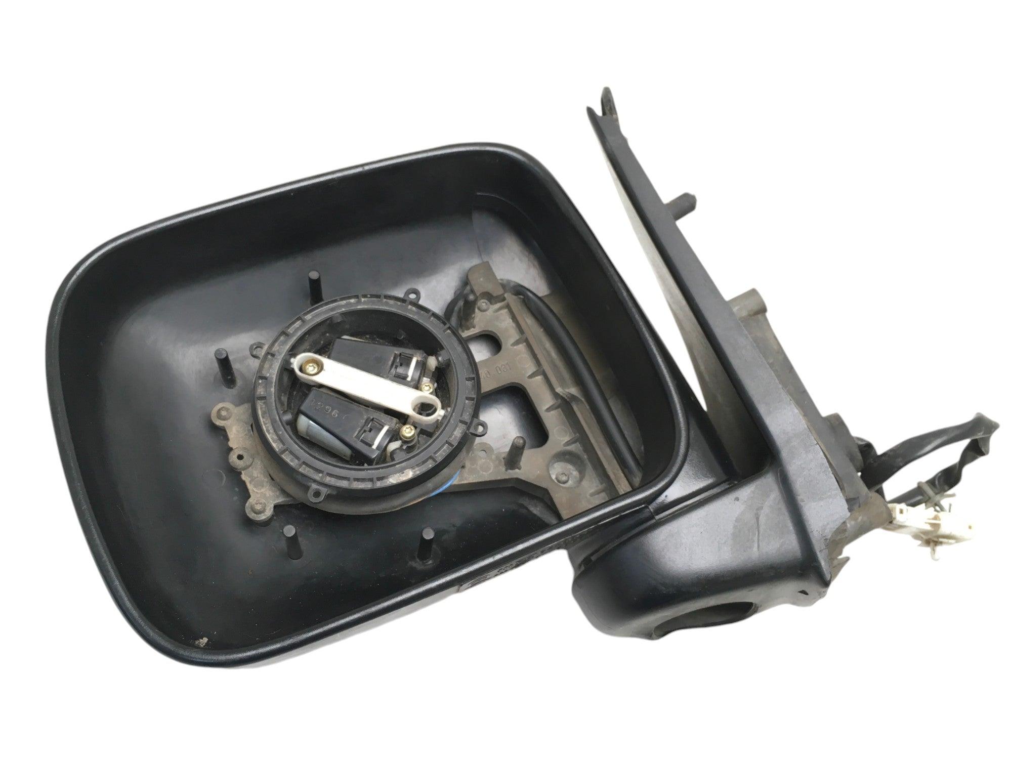 Carcasa retrovisor izquierdo Nissan Terrano II - E9020066