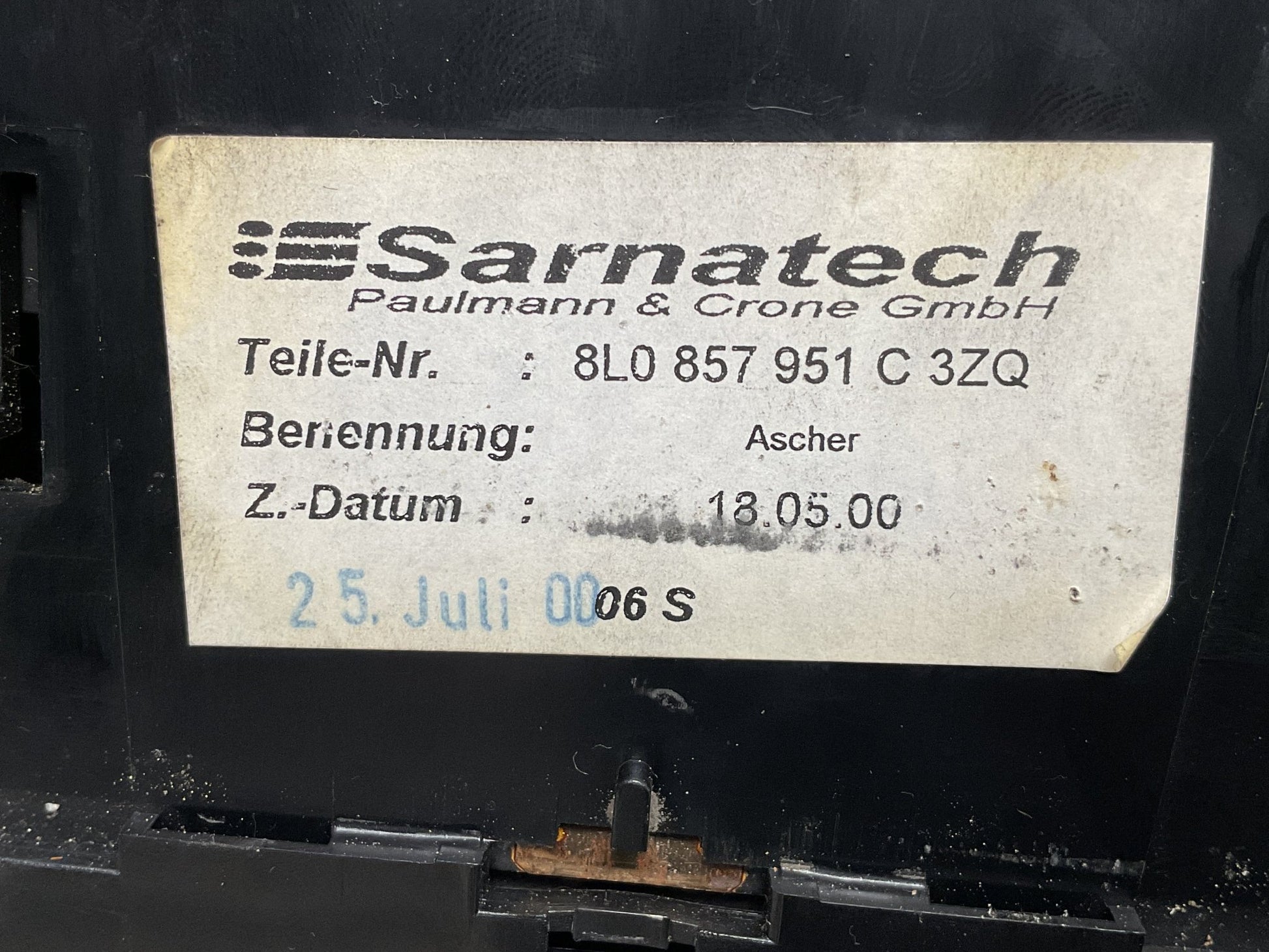 Cenicero Audi A3 1996-2003 - 8L0857951C