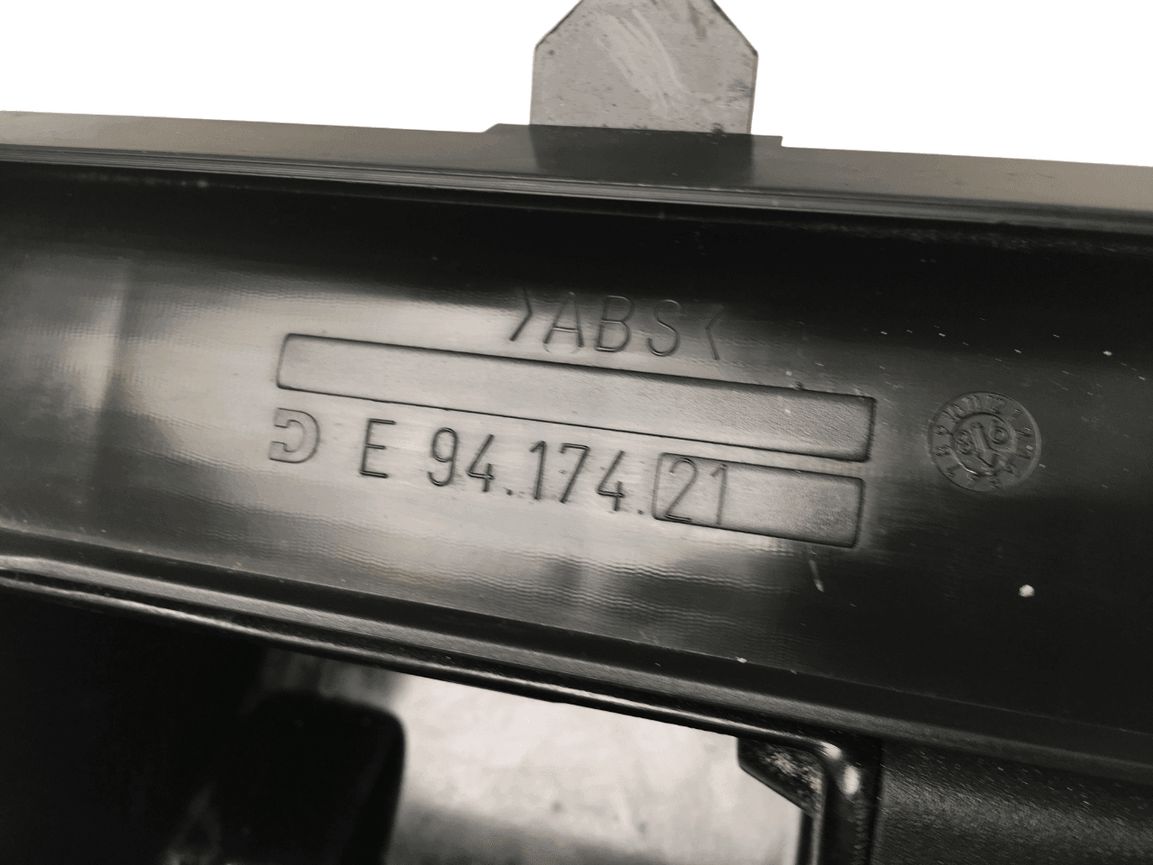 Cenicero Mercedes CLK 2088100130 - 2088100130