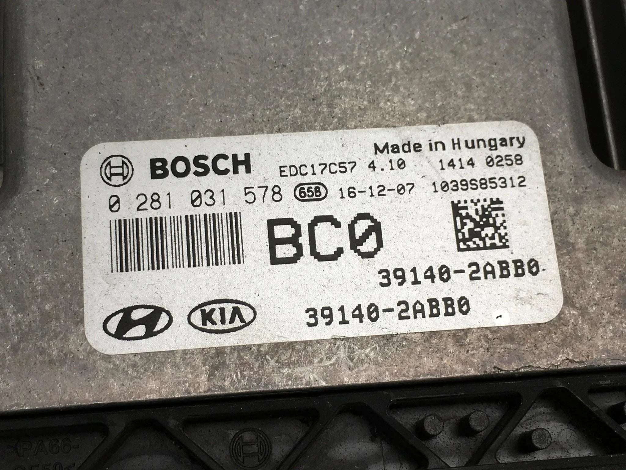 Centralita ECU Hyundai KIA EDC17C57