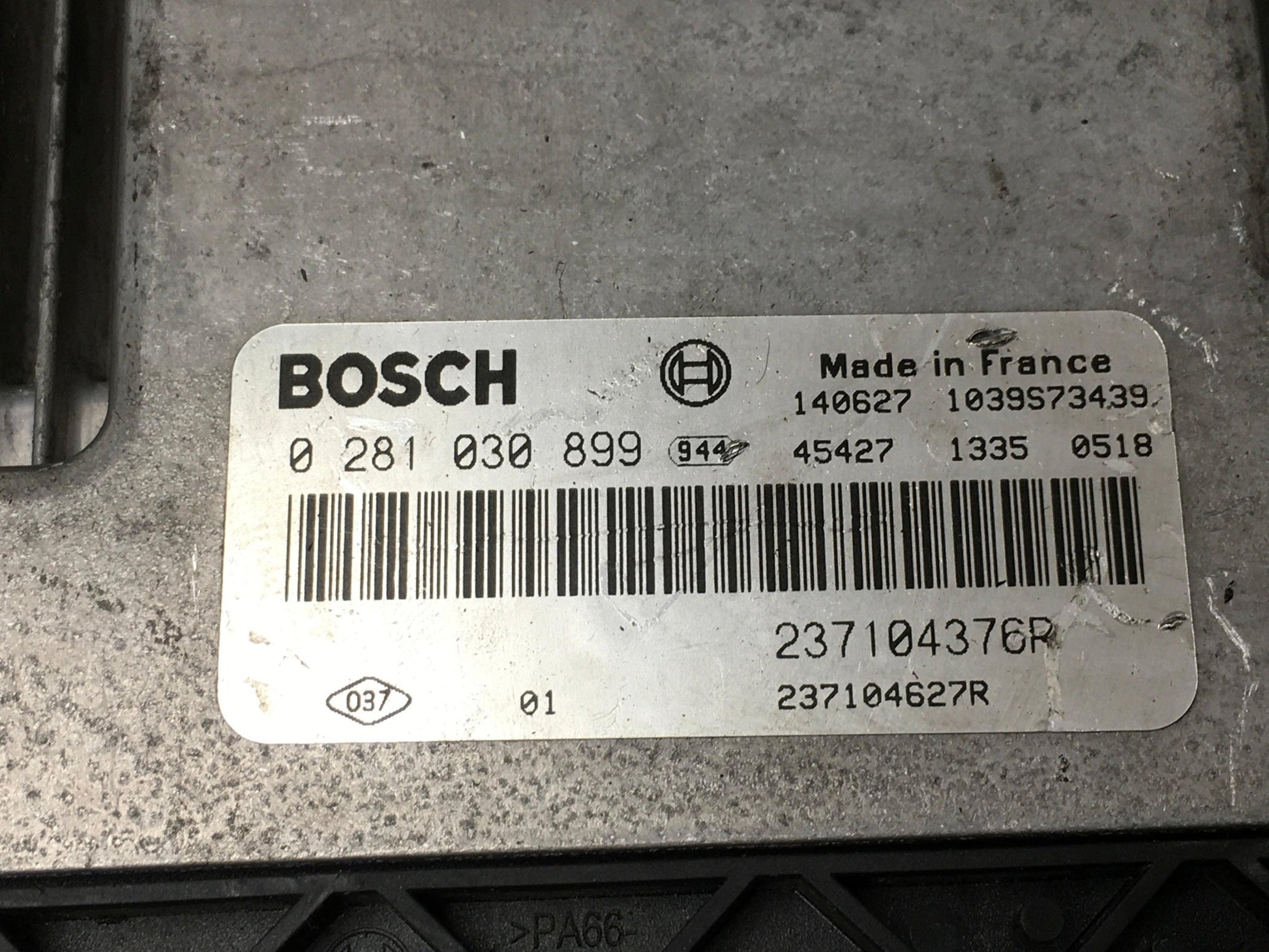 Centralita ECU Renault 237104376R - 0281030899