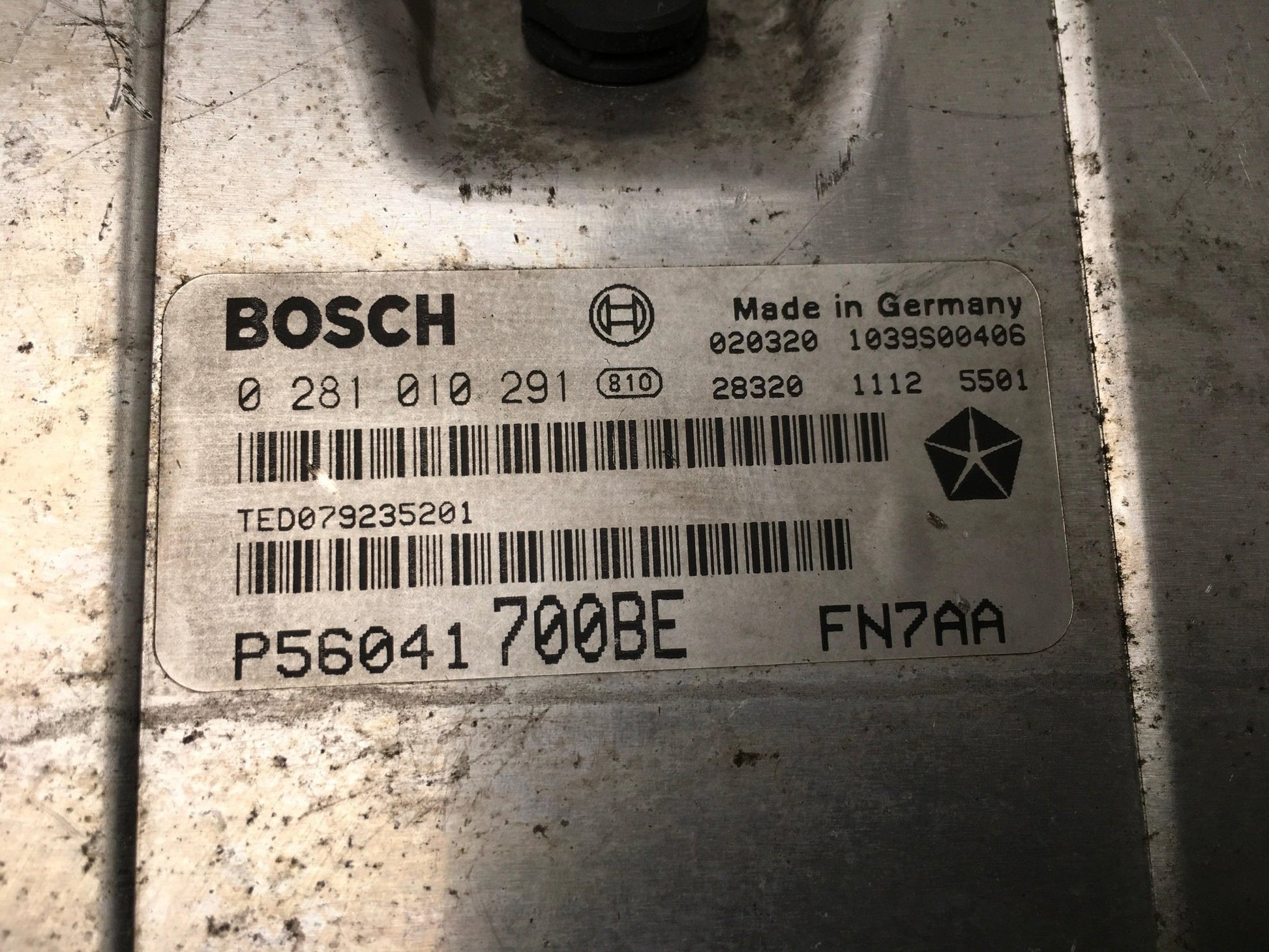 Centralita Motor Jeep Cherokee KJ - P56041700BE