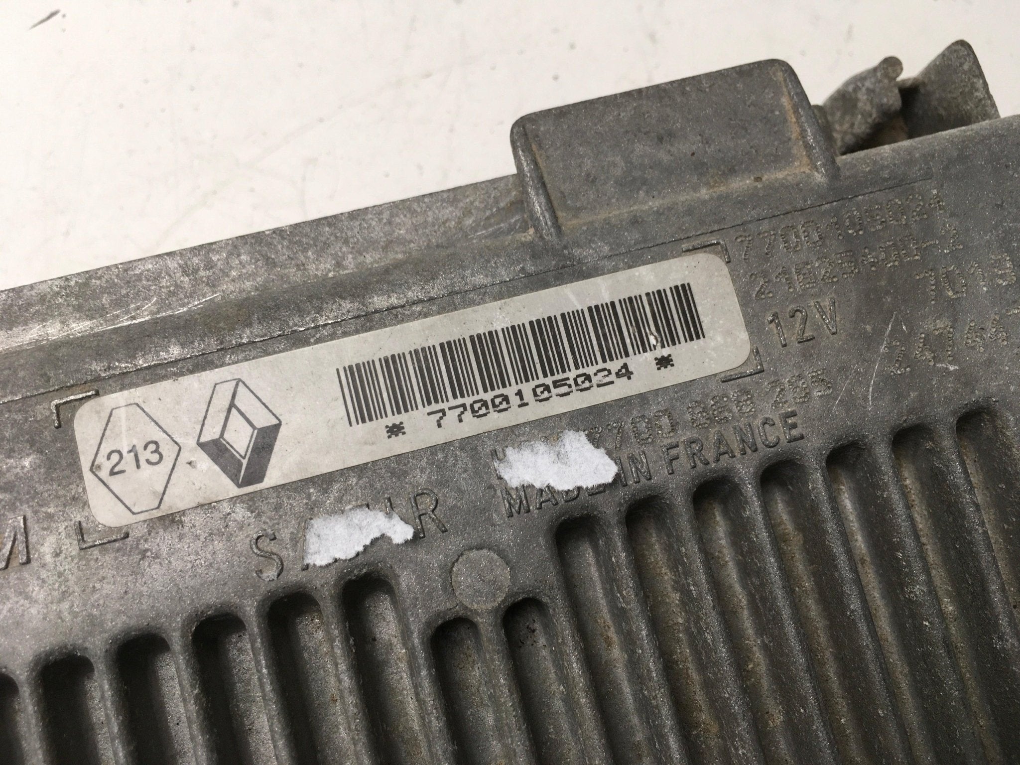 Centralita Motor Renault Clio I - 7700105024