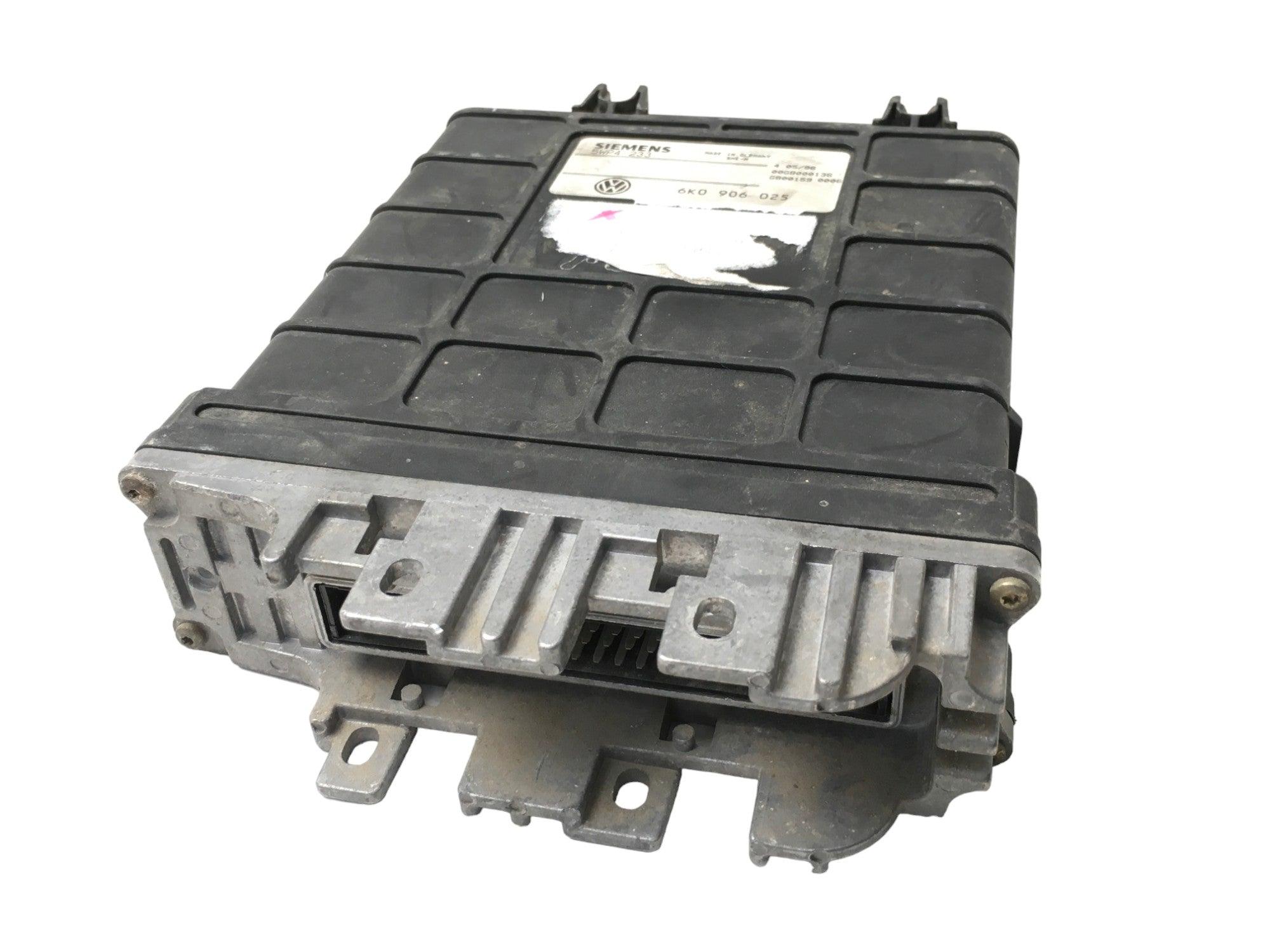 Centralita Motor Seat Toledo I - 6K0906025