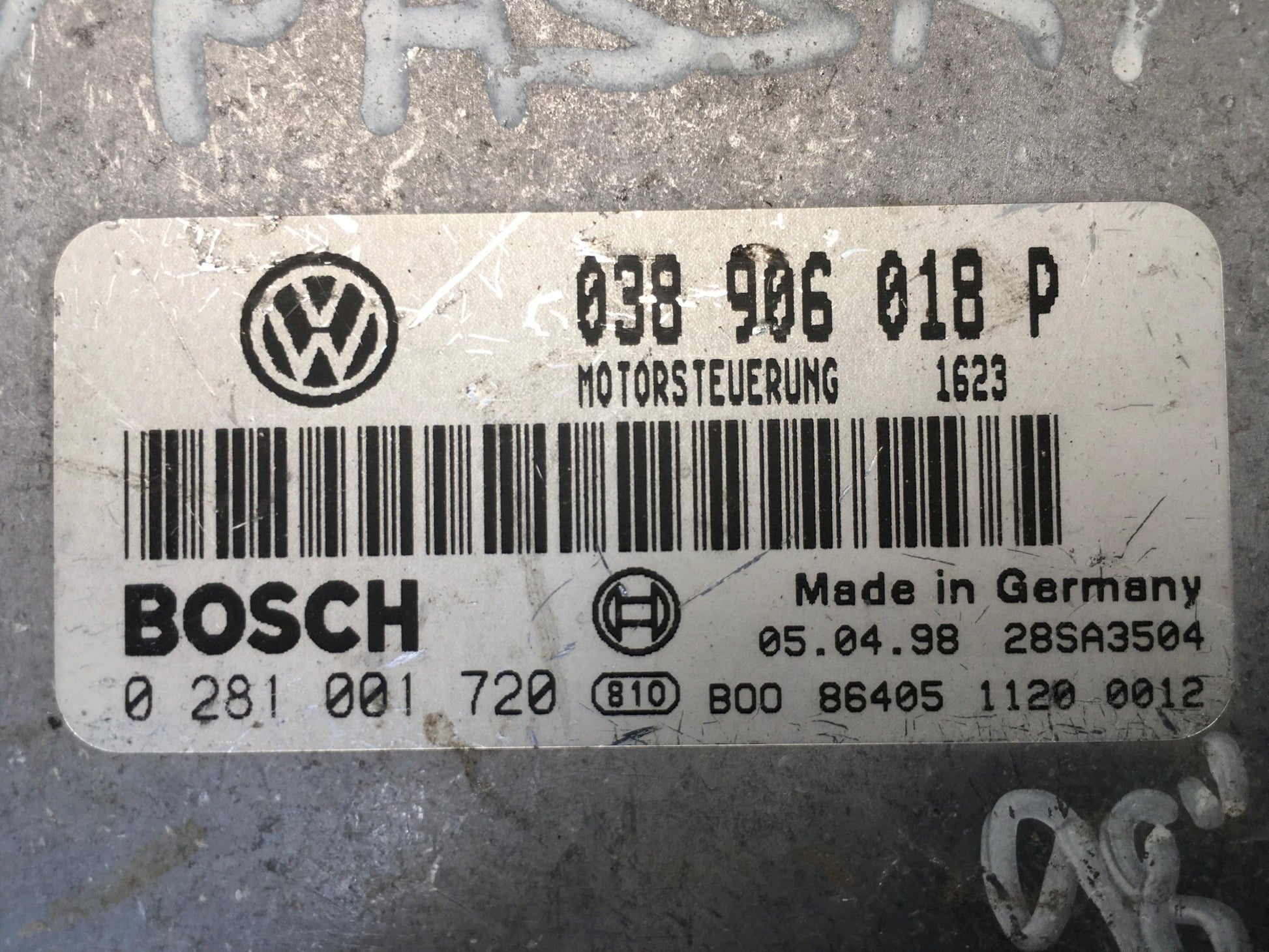 Centralita Motor VW Passat B5 - 038906018P