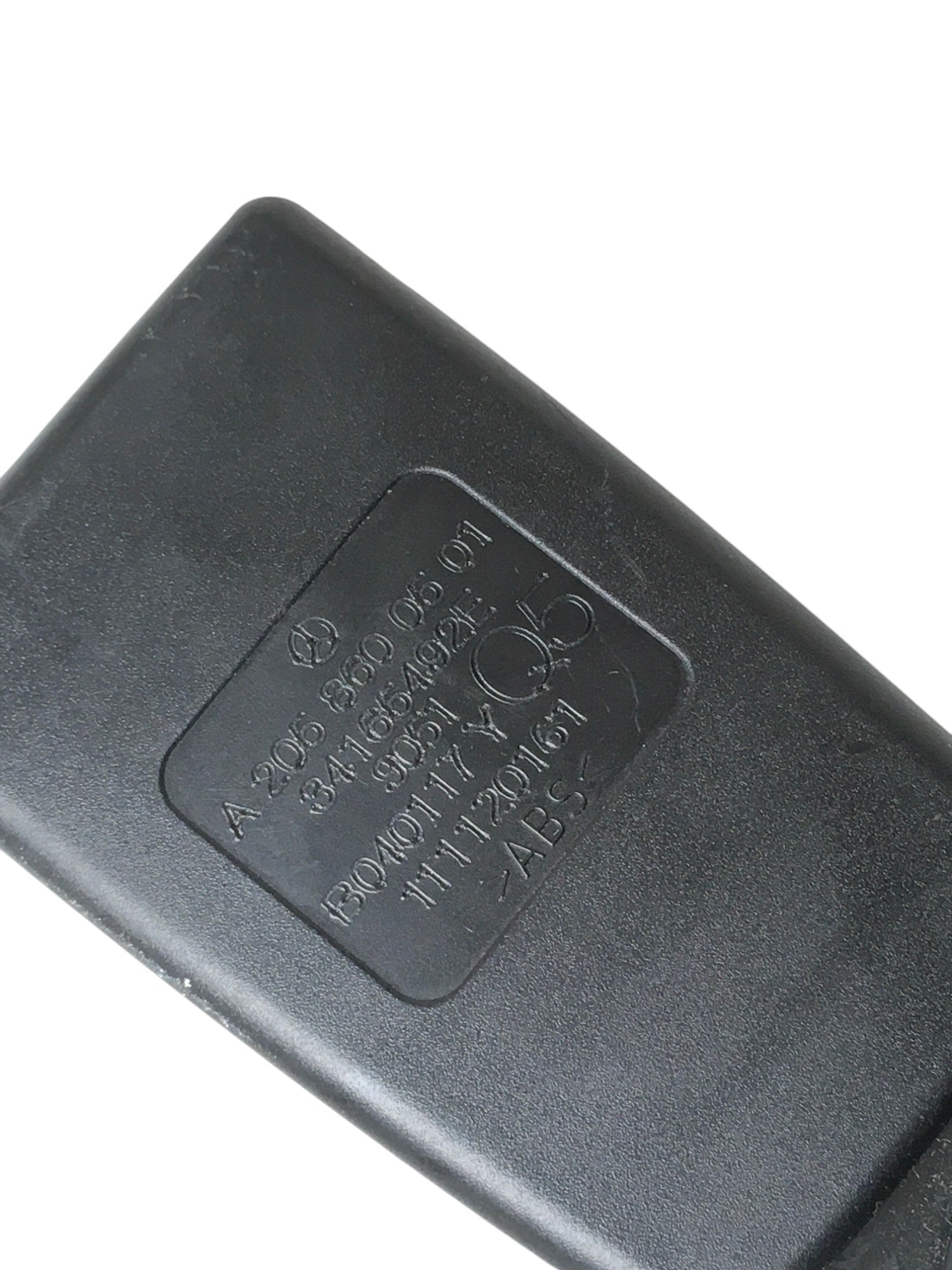 Cerradura cinturon tra izq Mercedes C205 - A2058600501