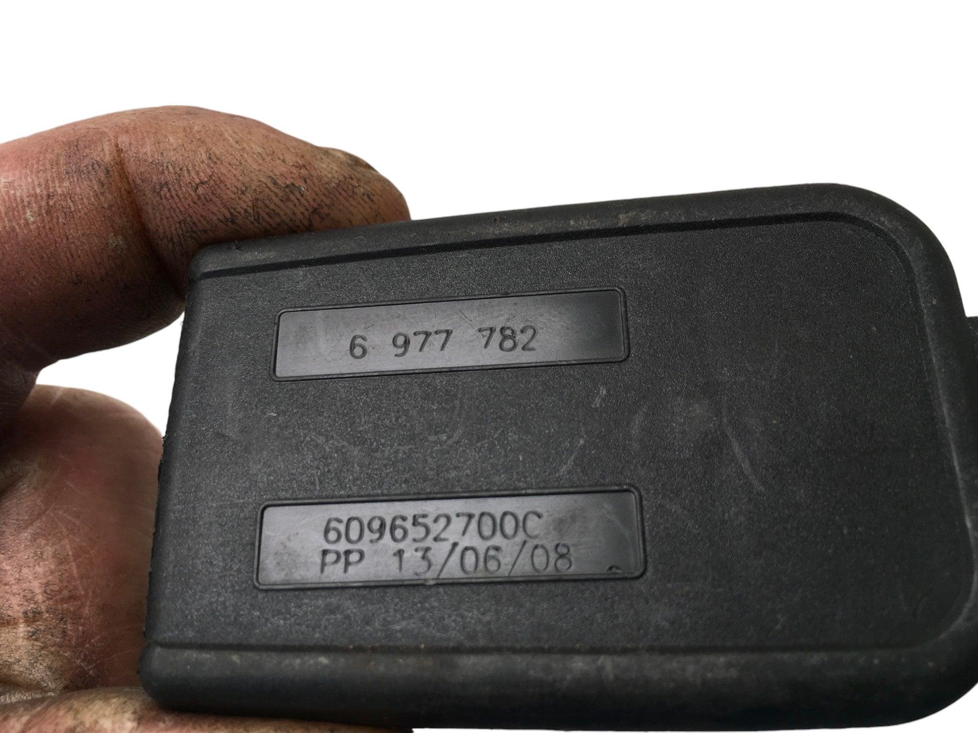 Cerradura cinturon trasera BMW E93 - 6977782