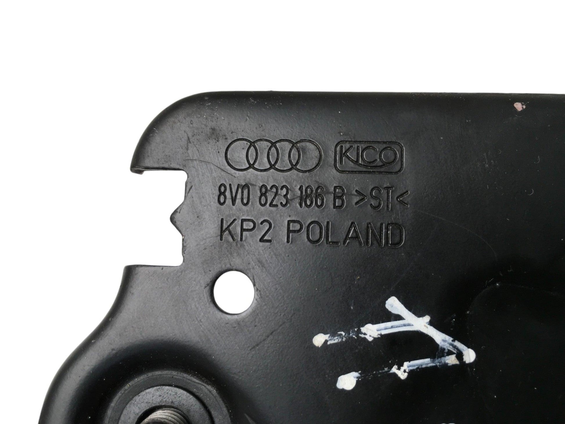 Cerradura dcha capo Audi A3 8V - 8V0823186B