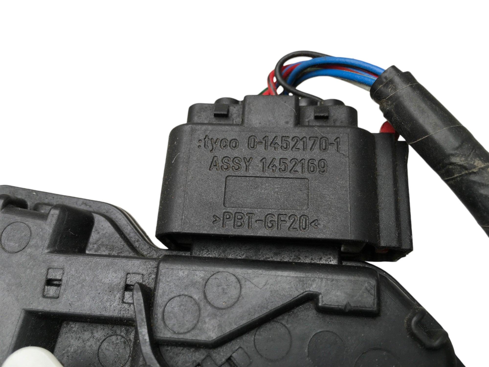 Cerradura del izq Mazda 5 / 3 - B83B85L