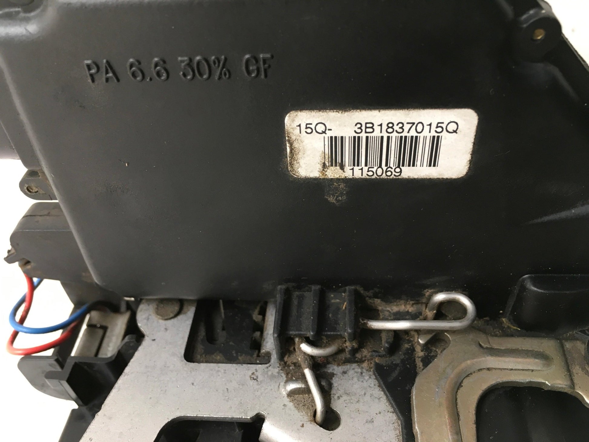 Cerradura del izq VW 3B1837015Q - 3B1837015Q