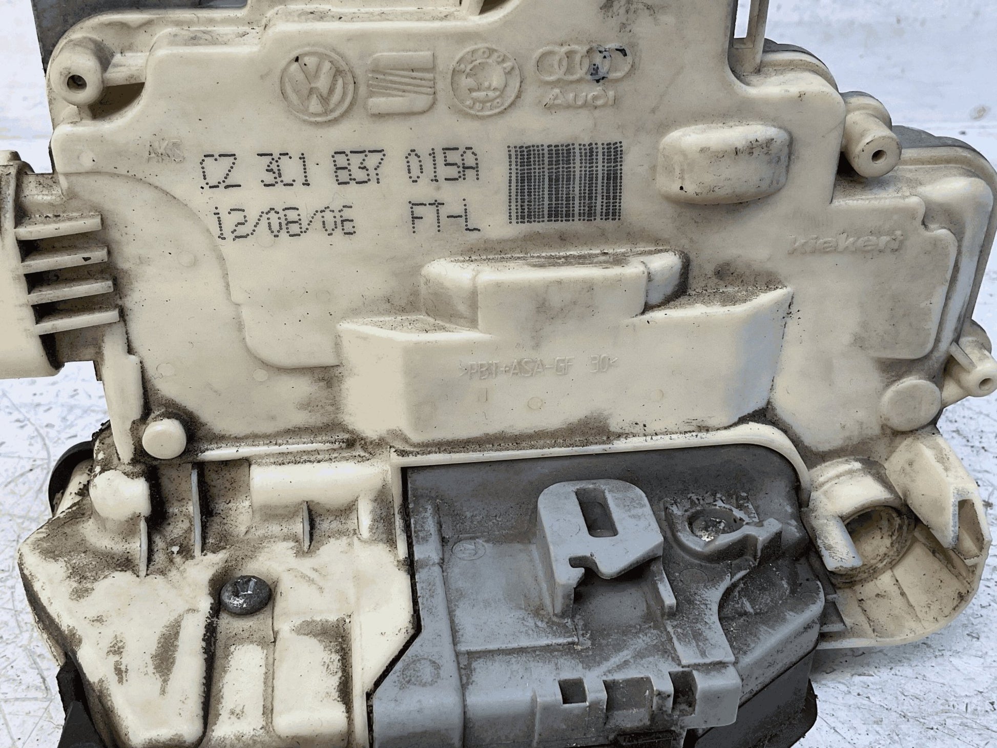 Cerradura del izq VW 3C1837015A - 3C1837015A _