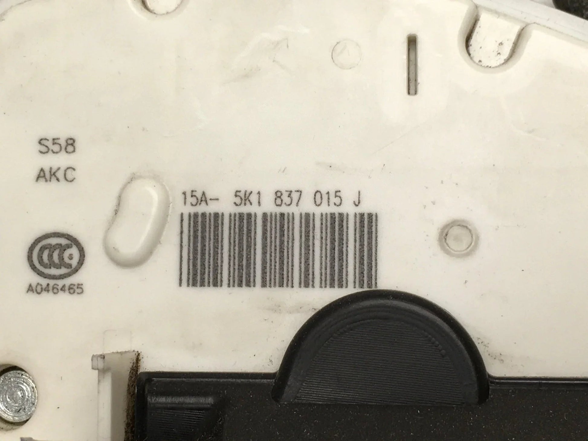 Cerradura del izq VW 5K1837015J