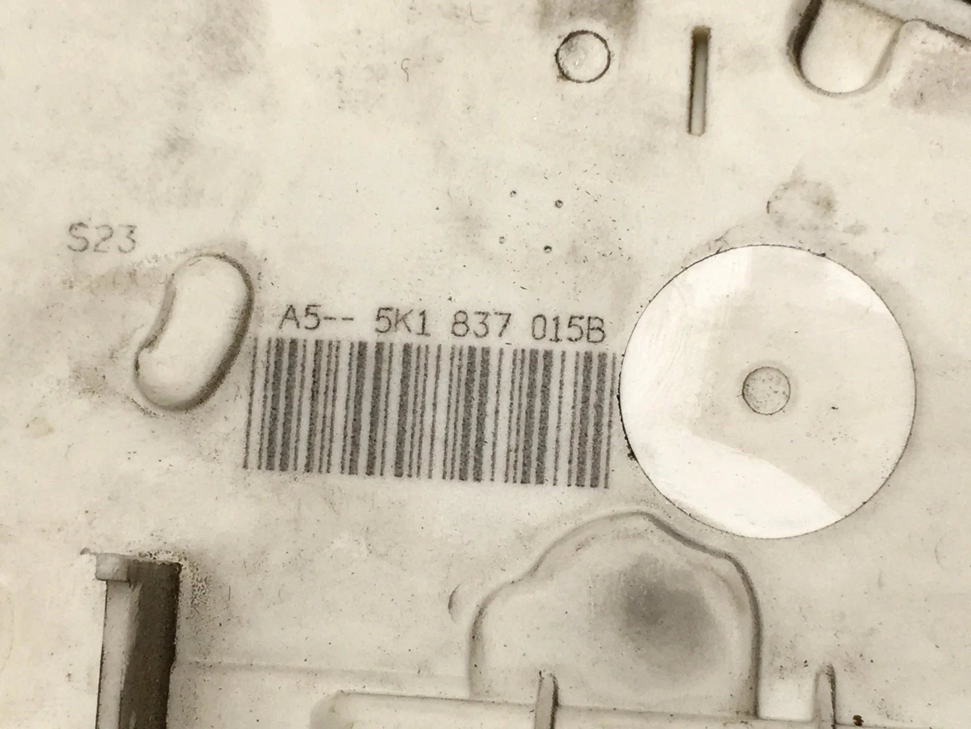 Cerradura izq VW 5K1837015B