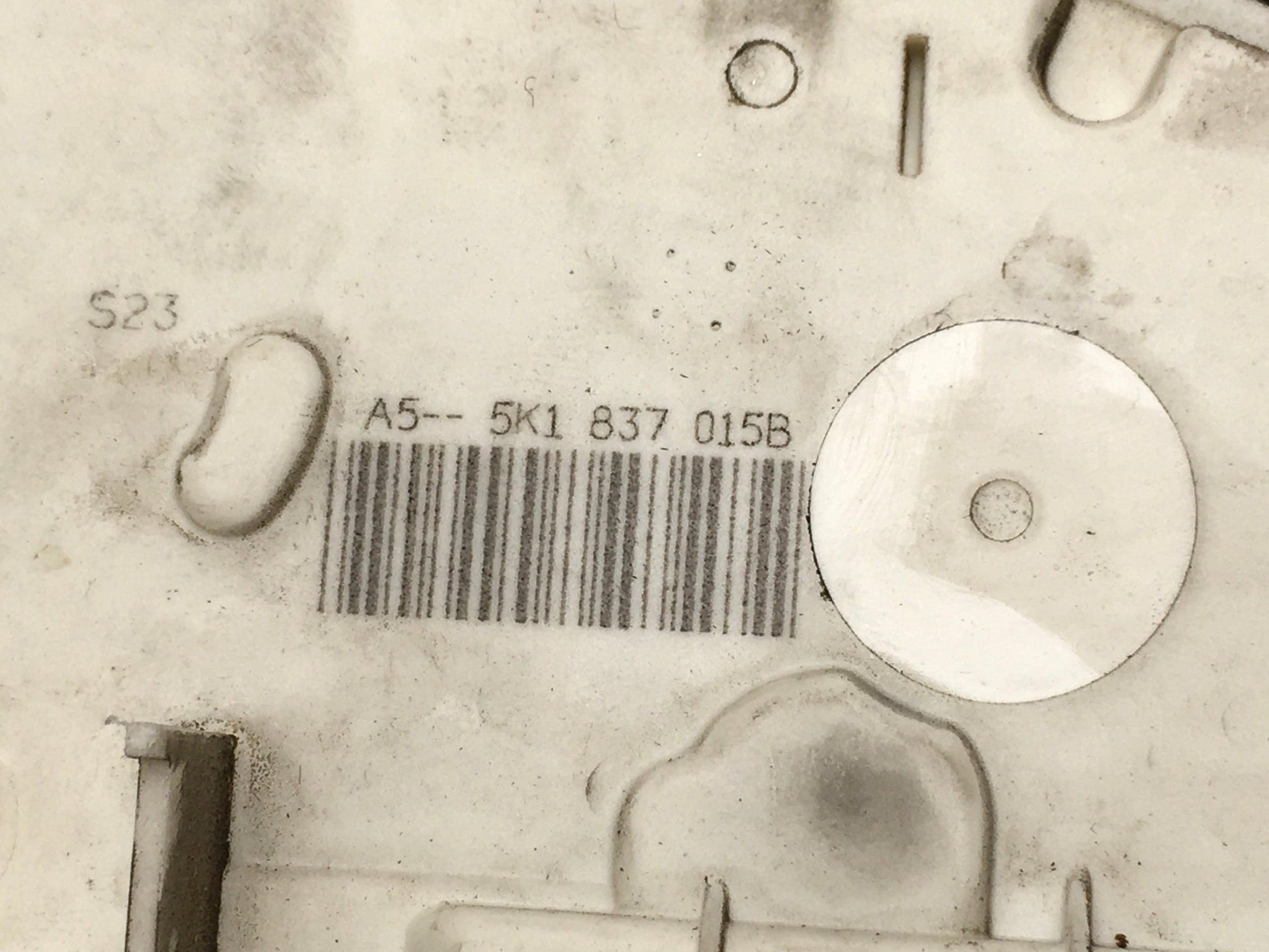 Cerradura izq VW 5K1837015B - 5K1837015B