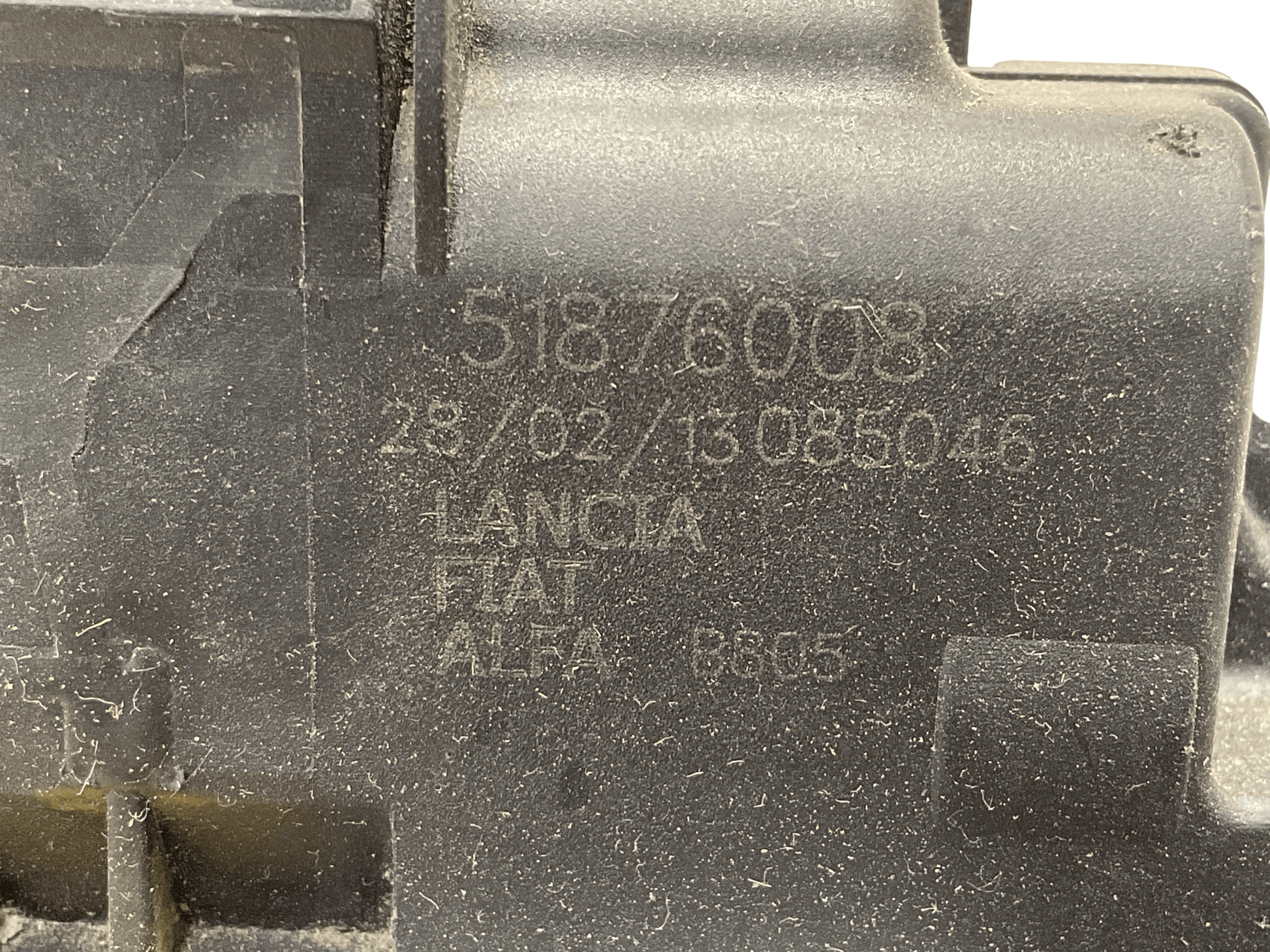 Cerradura Maletero Fiat 500L 12-22 - 51876008.