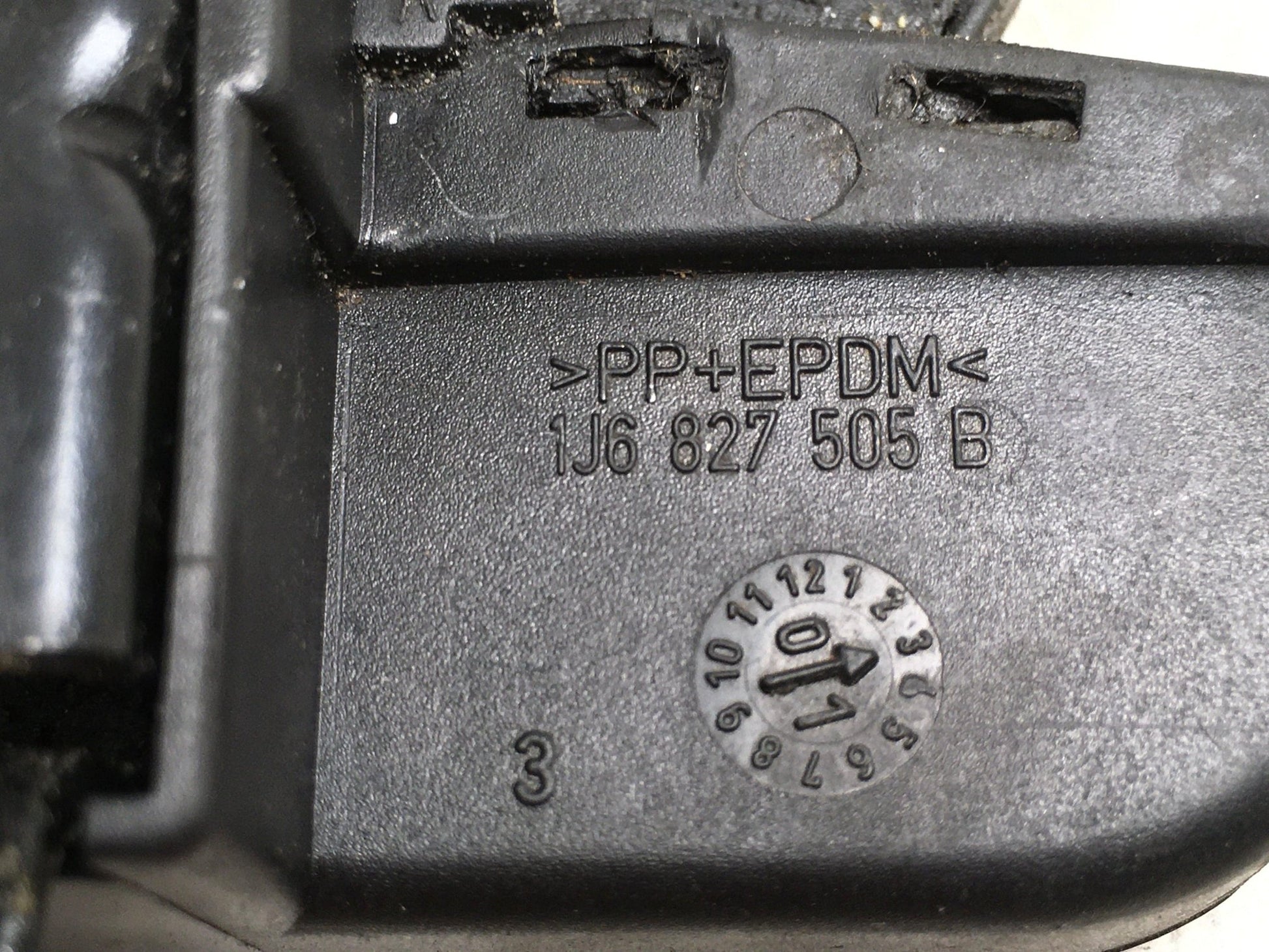 Cerradura Maletero VW 1J6827505B - 1J6827505B