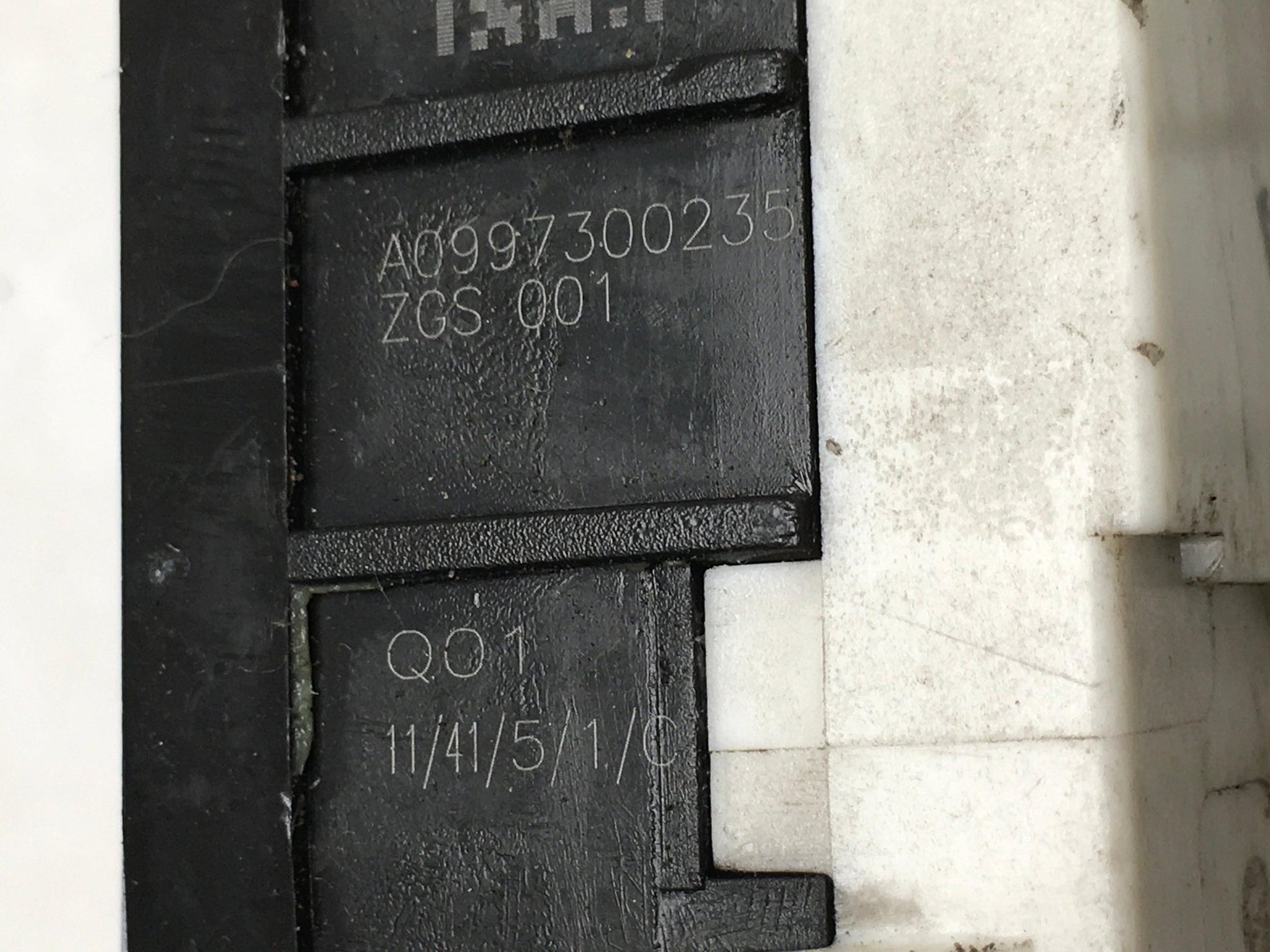 Cerradura tra dcha Mercedes A2047331808 - A2047331808