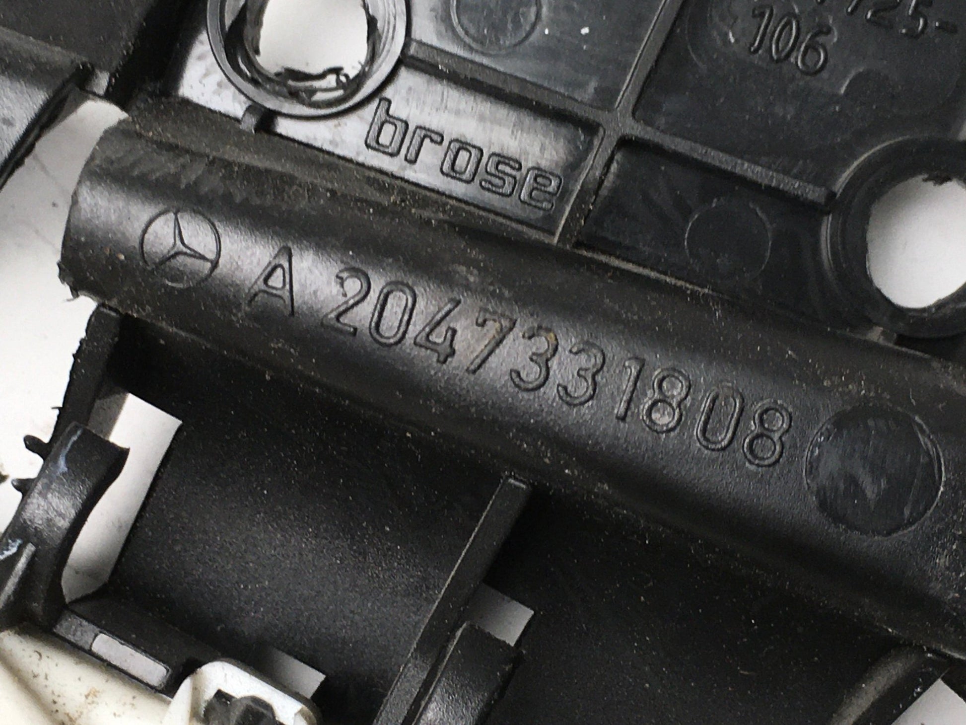 Cerradura tra dcha Mercedes A2047331808 - A2047331808