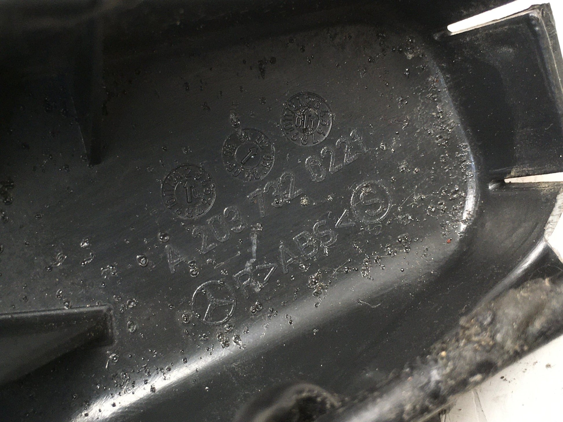 Cerradura tra dcha Mercedes W203 - 2037300235